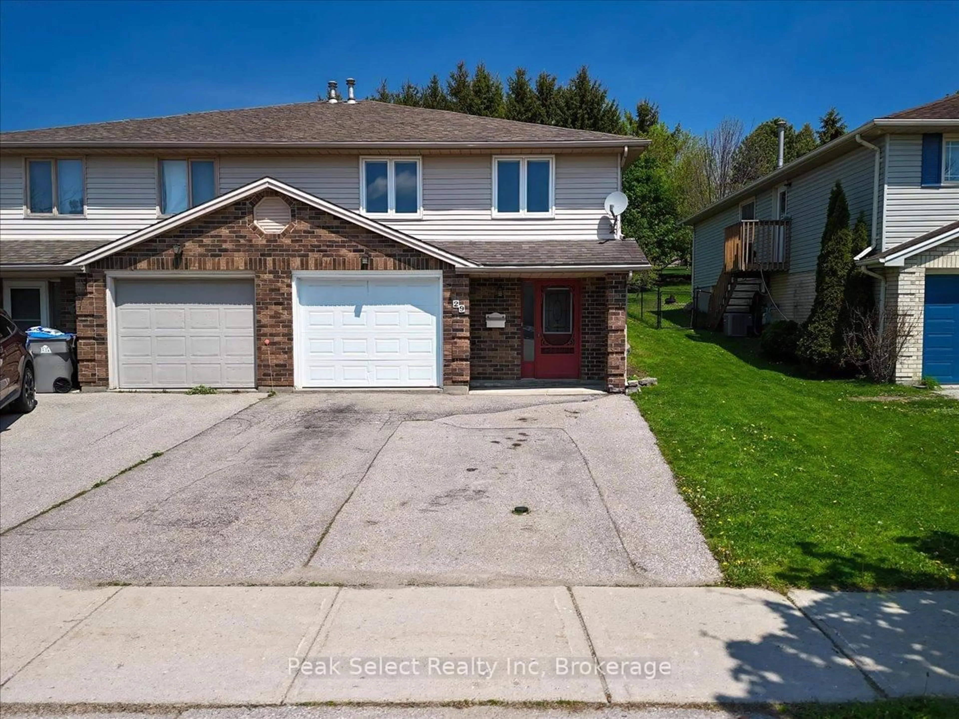 Home with vinyl exterior material, street for 29 Southvale Rd, St. Marys Ontario N4X 1B3