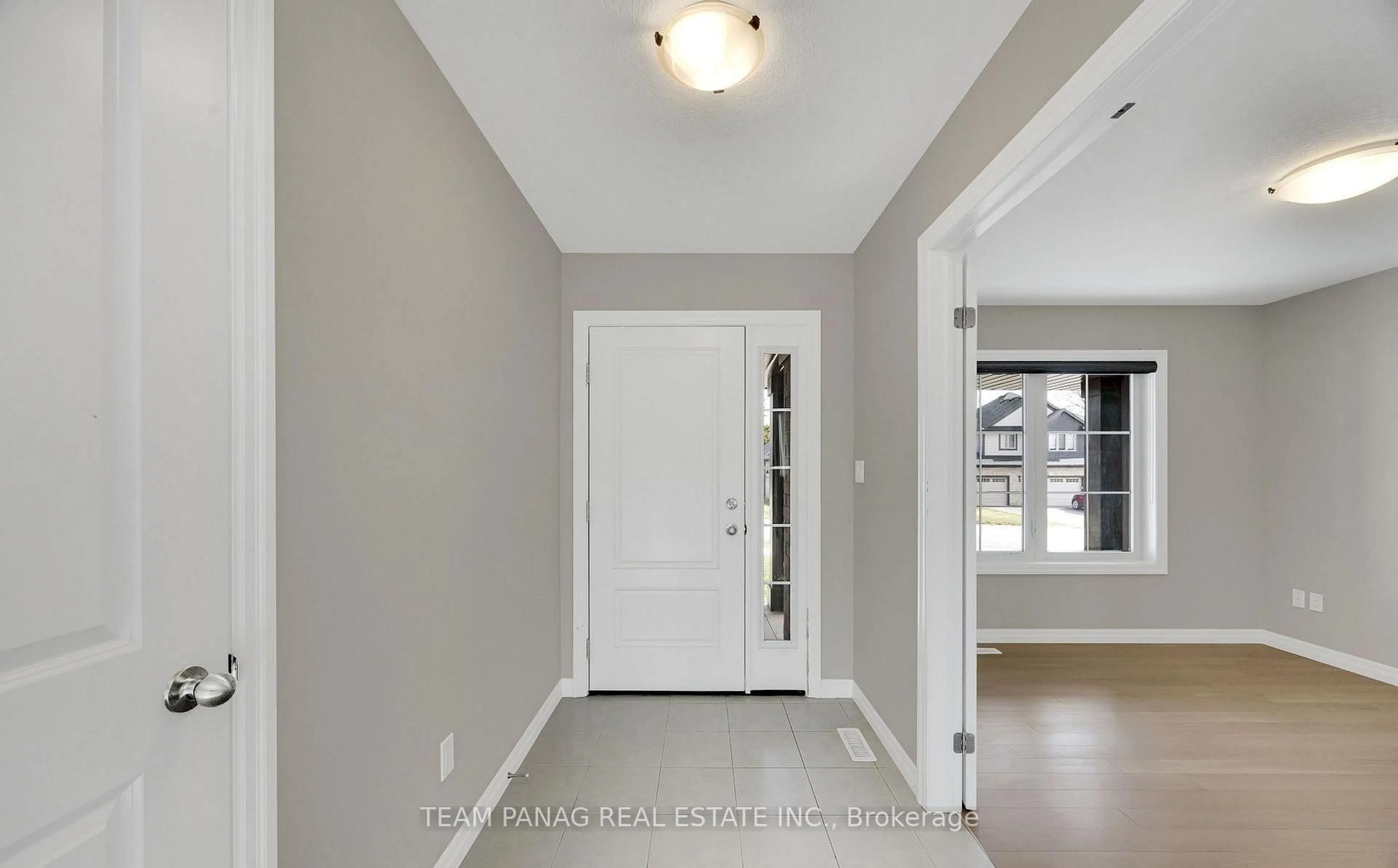 Indoor entryway for 16 Berardi Cres, South-West Oxford Ontario N0J 1N0