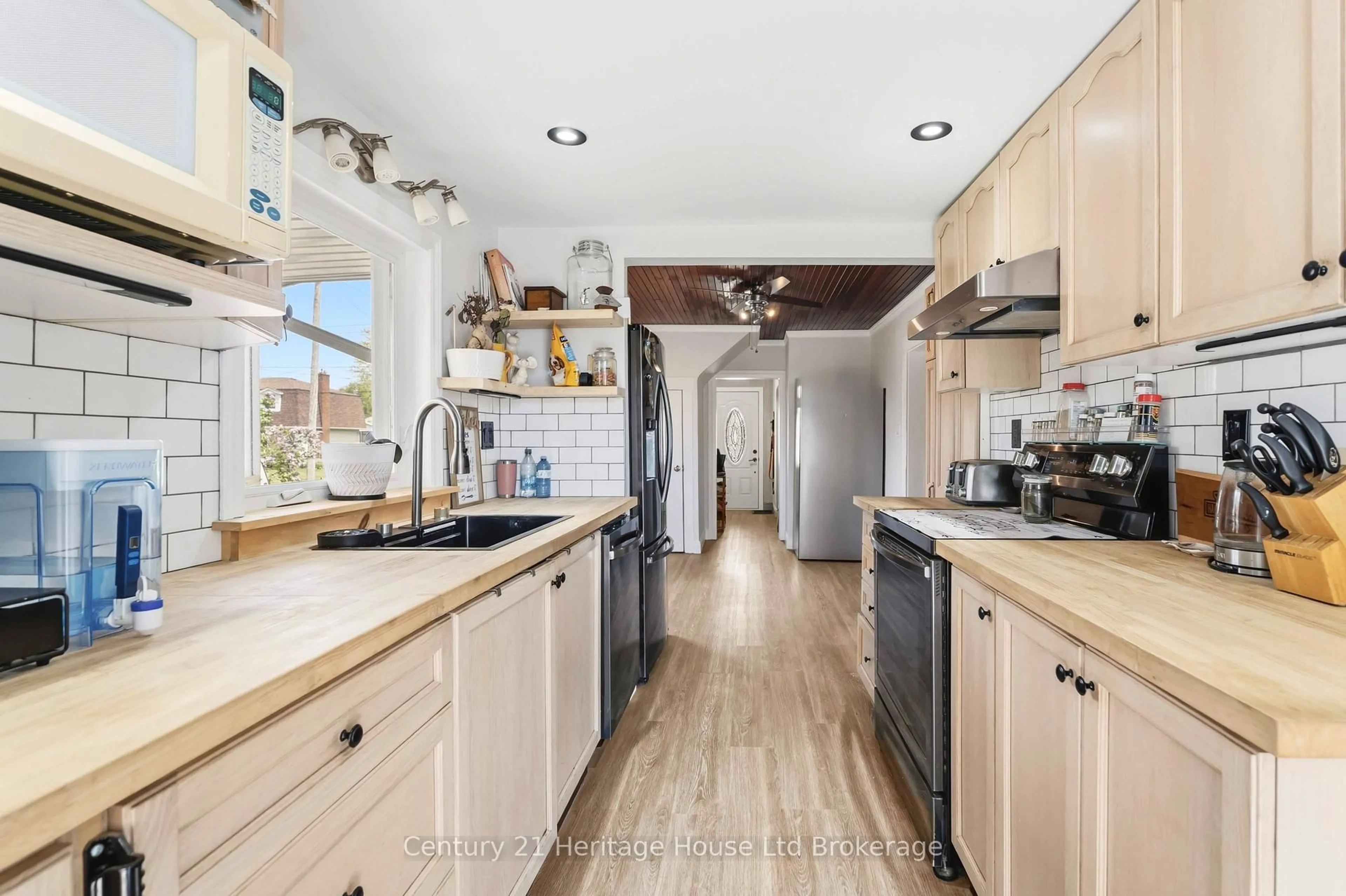 Open concept kitchen, unknown for 34 Humboldt Pkwy, Port Colborne Ontario L3K 2H2