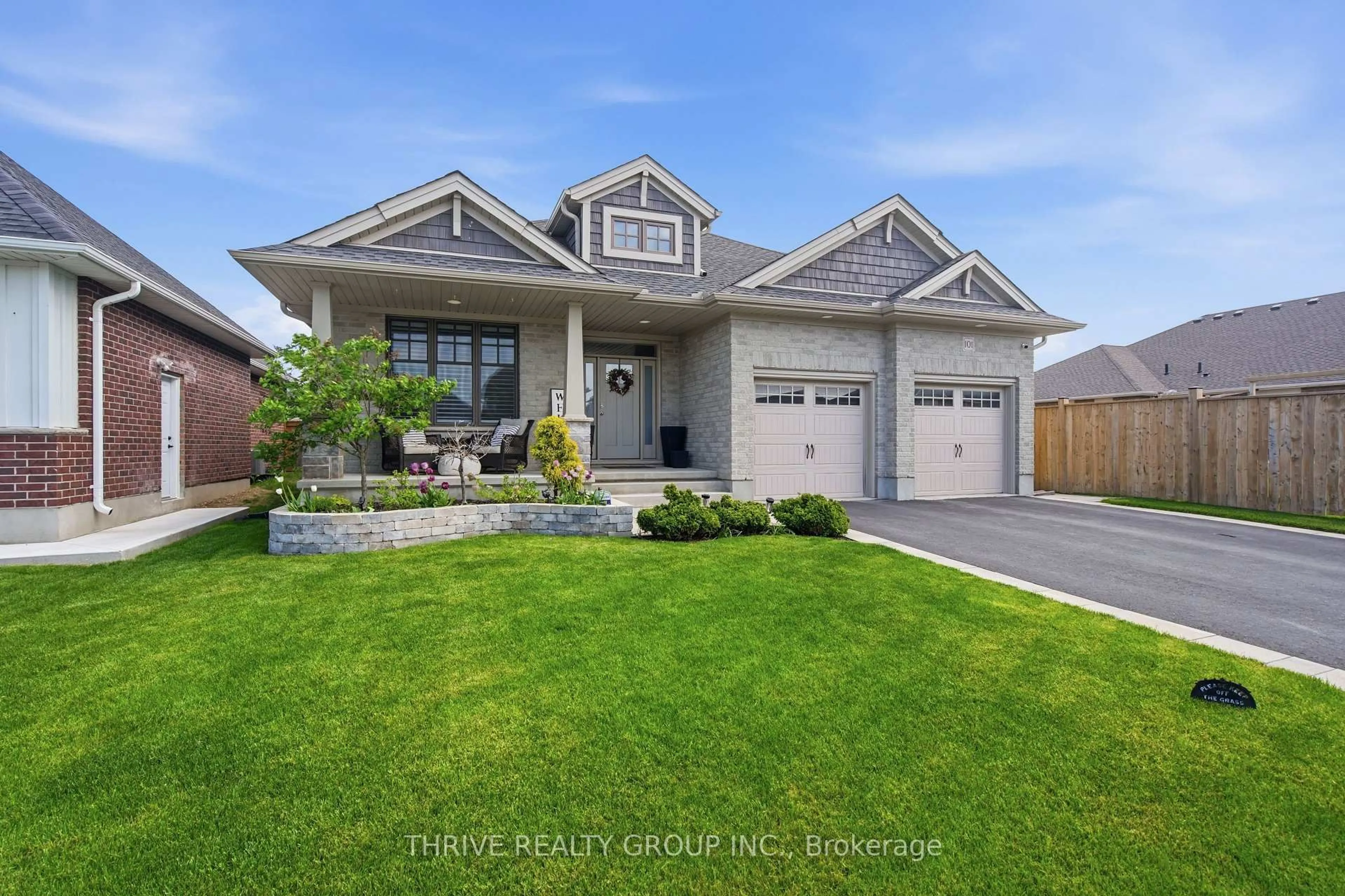 Home with vinyl exterior material, street for 101 RENAISSANCE Dr, St. Thomas Ontario N5R 0J9