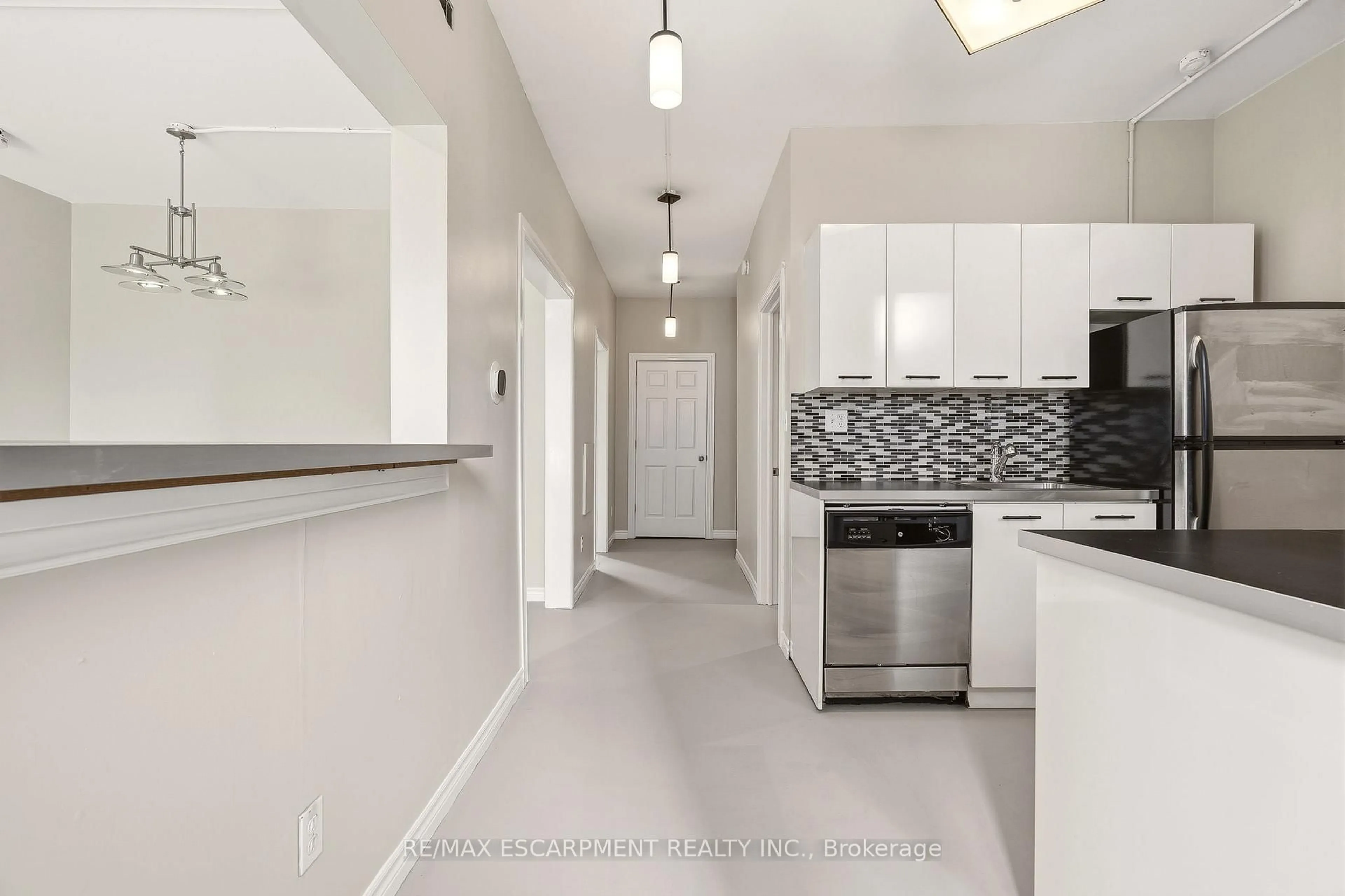 Unknown for 192 Catharine St, Hamilton Ontario L8N 2K3