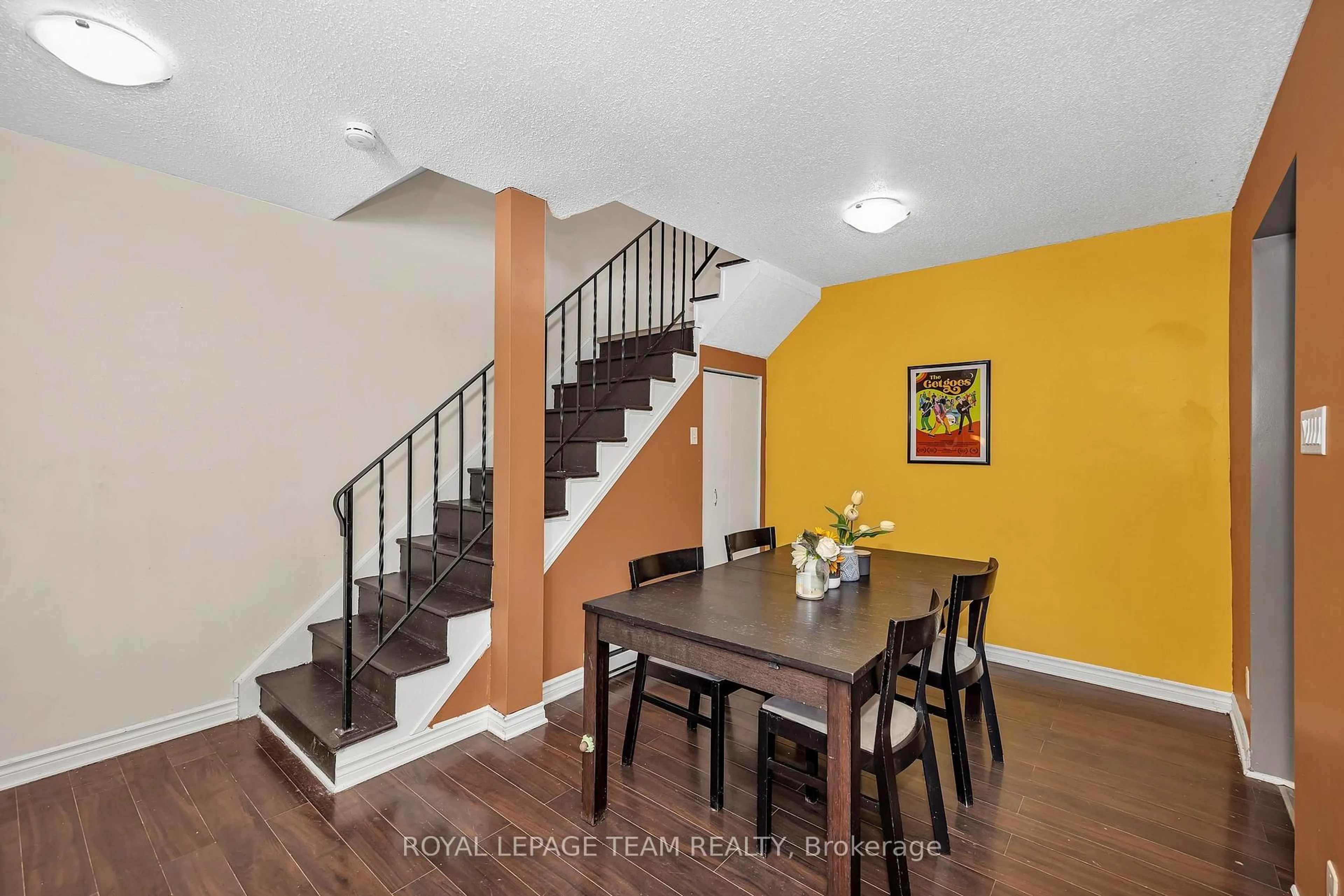 Dining room, wood/laminate floor for 23A Woodvale Green, Ottawa Ontario K2G 4H3