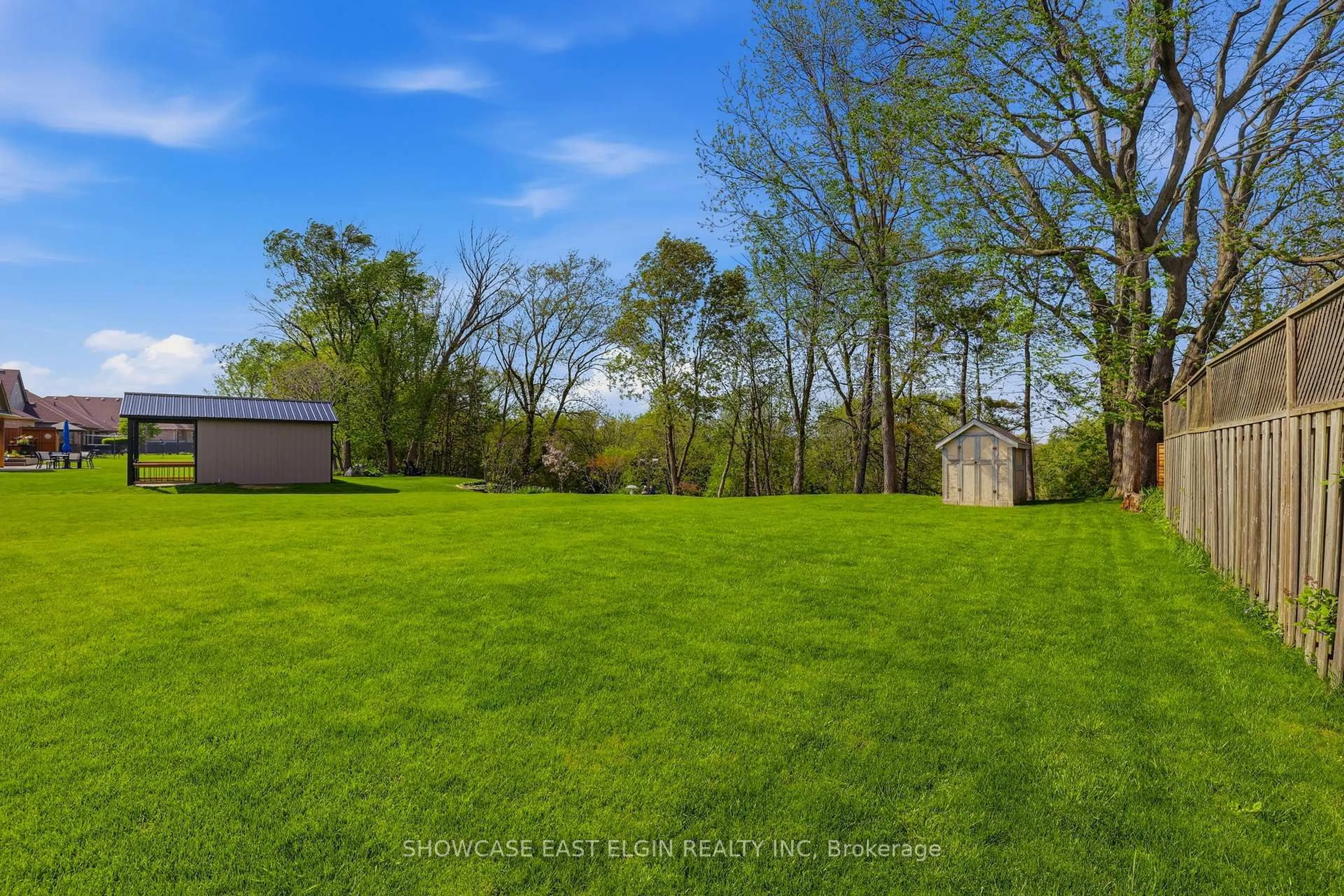 A pic from outside/outdoor area/front of a property/back of a property/a pic from drone, water/lake/river/ocean view for 45 Treadwell St, Aylmer Ontario N5H 3B7