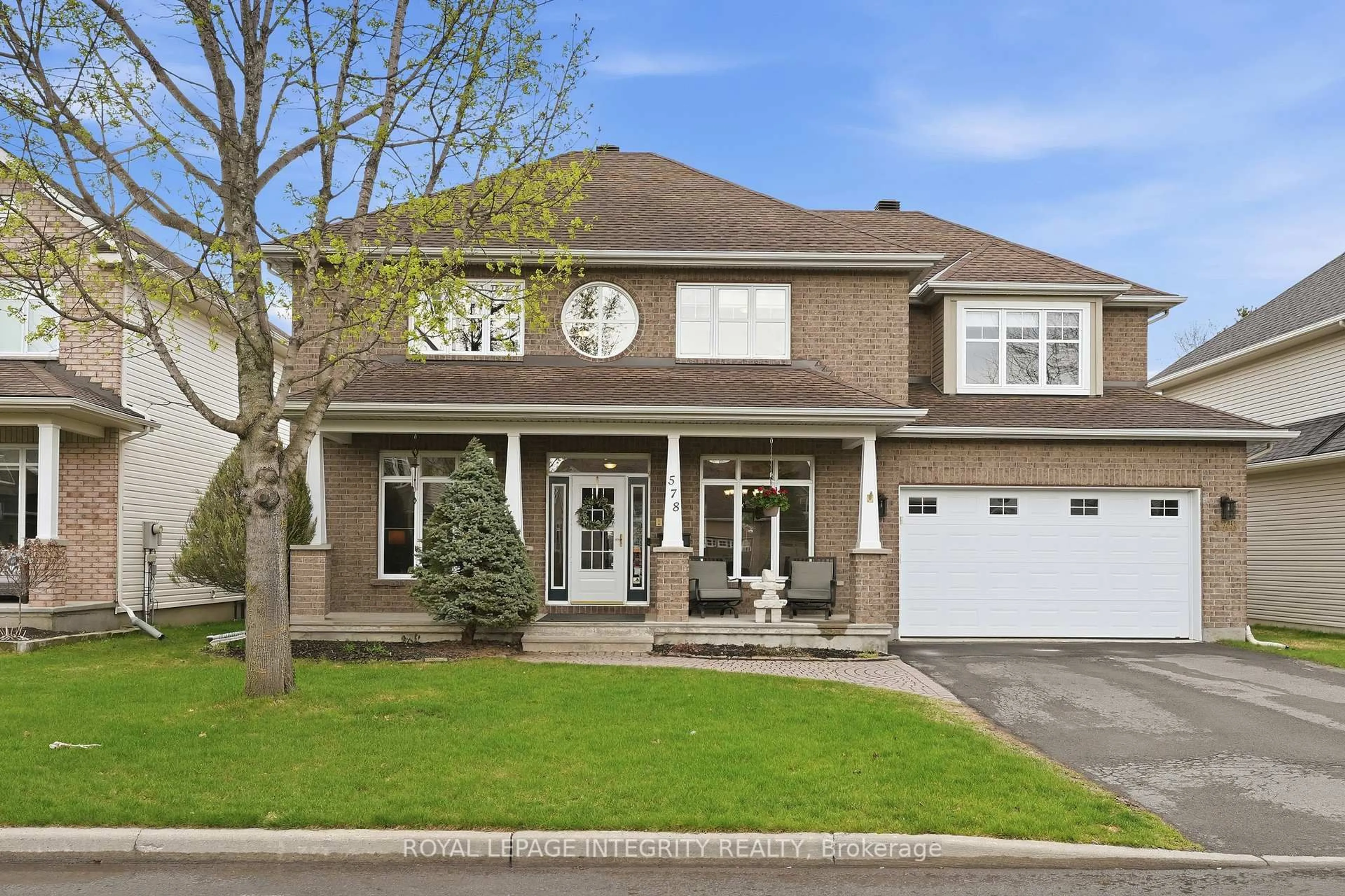 Home with brick exterior material, street for 578 Devonwood Circ, Gloucester Ontario K1T 4E6
