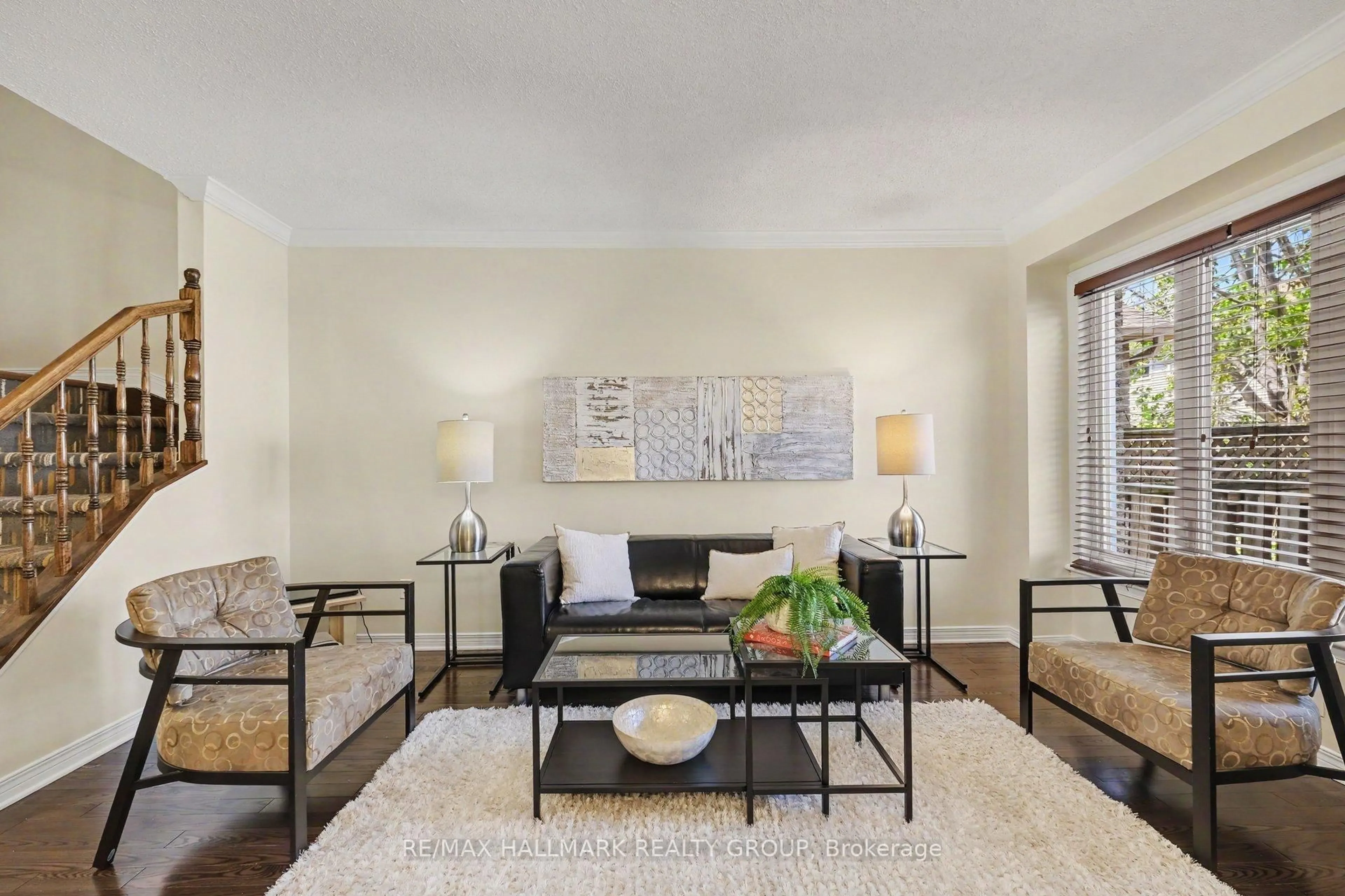 Living room with furniture, unknown for 176 Hunterswood Cres, Ottawa Ontario K1G 5V8