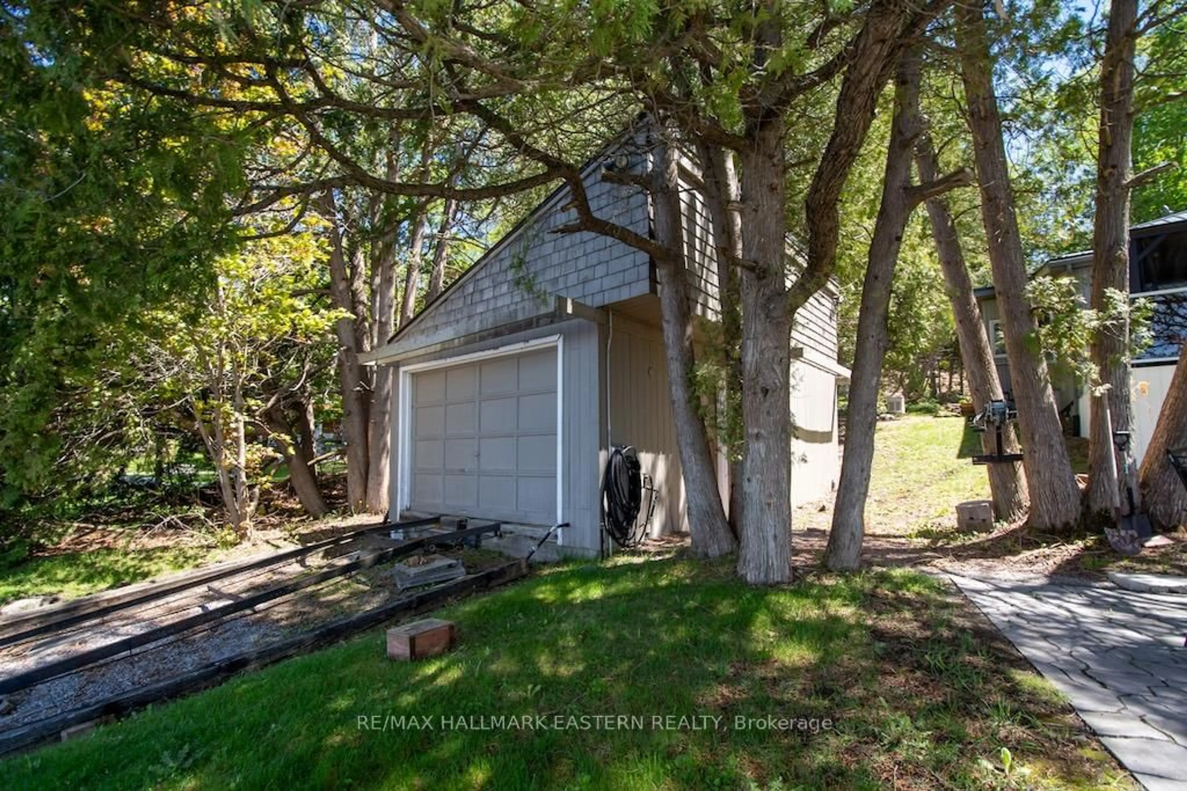 Shed for 33 Pineway Crt, Trent Lakes Ontario K0L 1J0