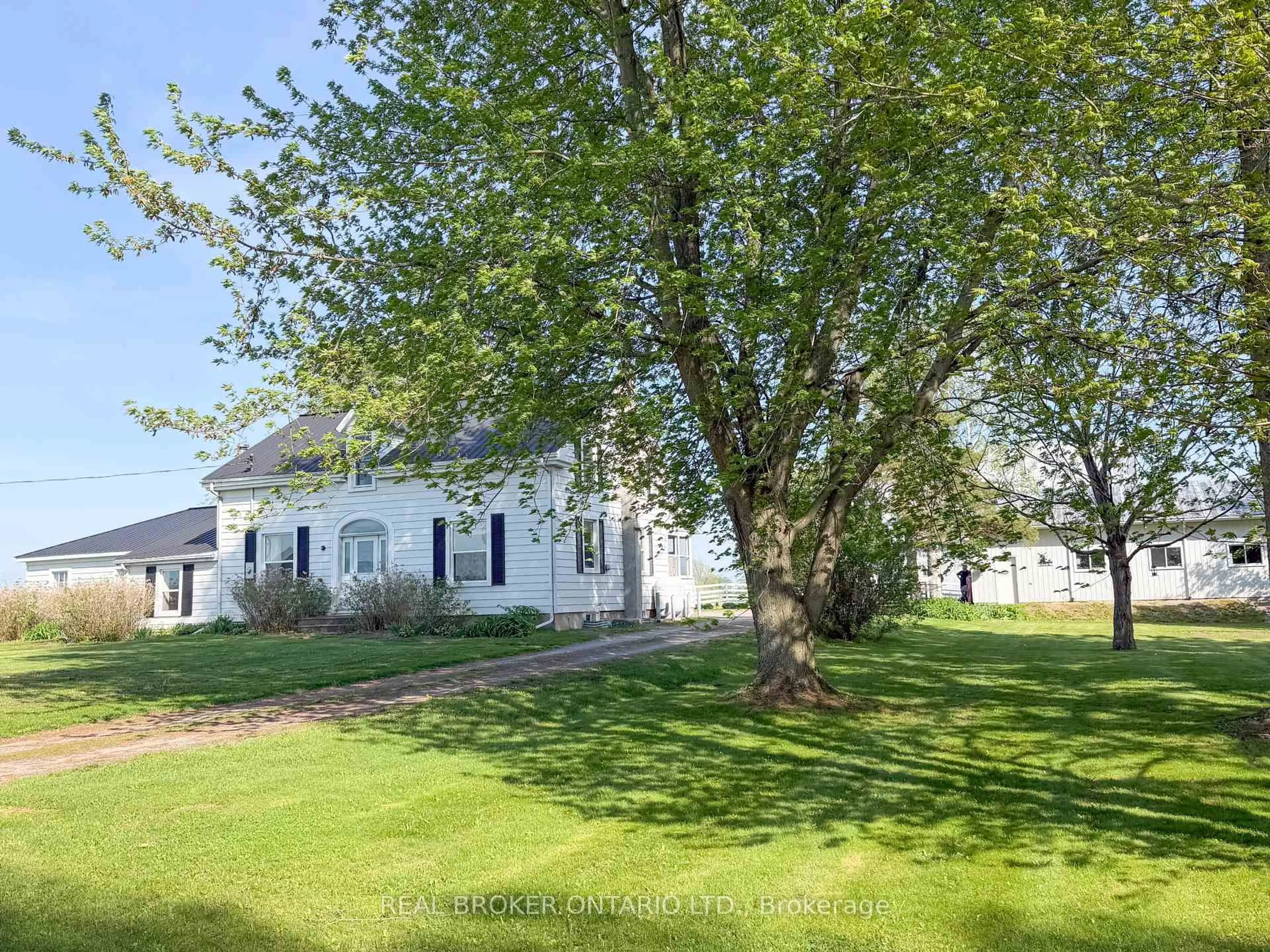 A pic from outside/outdoor area/front of a property/back of a property/a pic from drone, street for 479 8 Line, Elizabethtown-Kitley Ontario K0E 1H0
