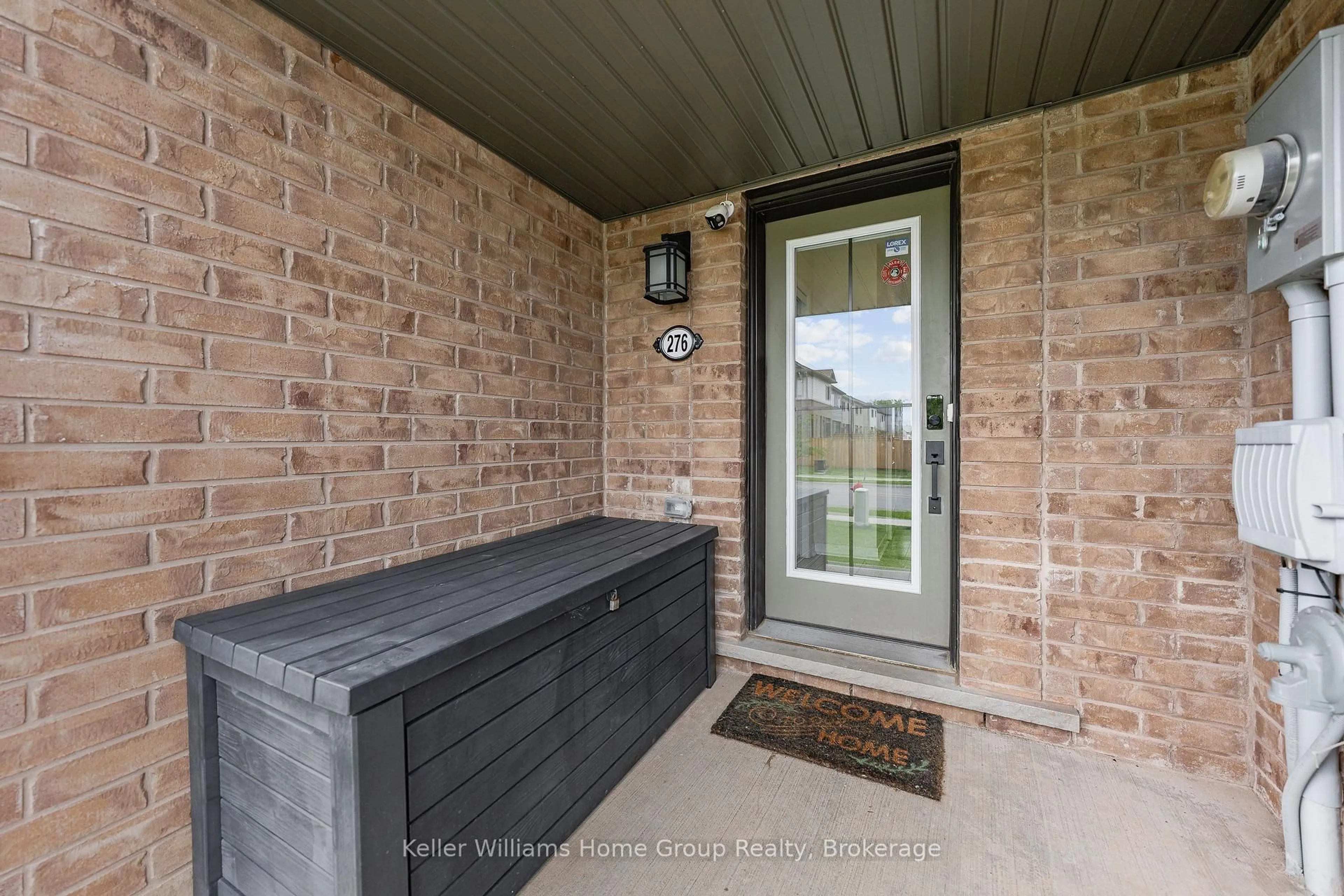 Indoor entryway for 276 Bedrock Dr, Hamilton Ontario L8J 0M4