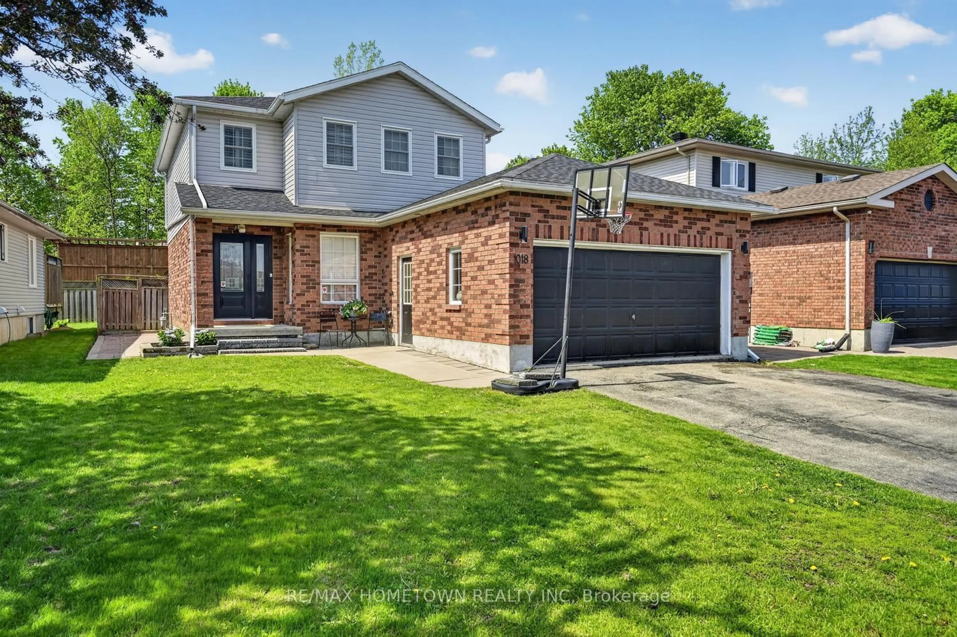 Home with brick exterior material, street for 1018 Montrose St, Brockville Ontario K6V 7G1