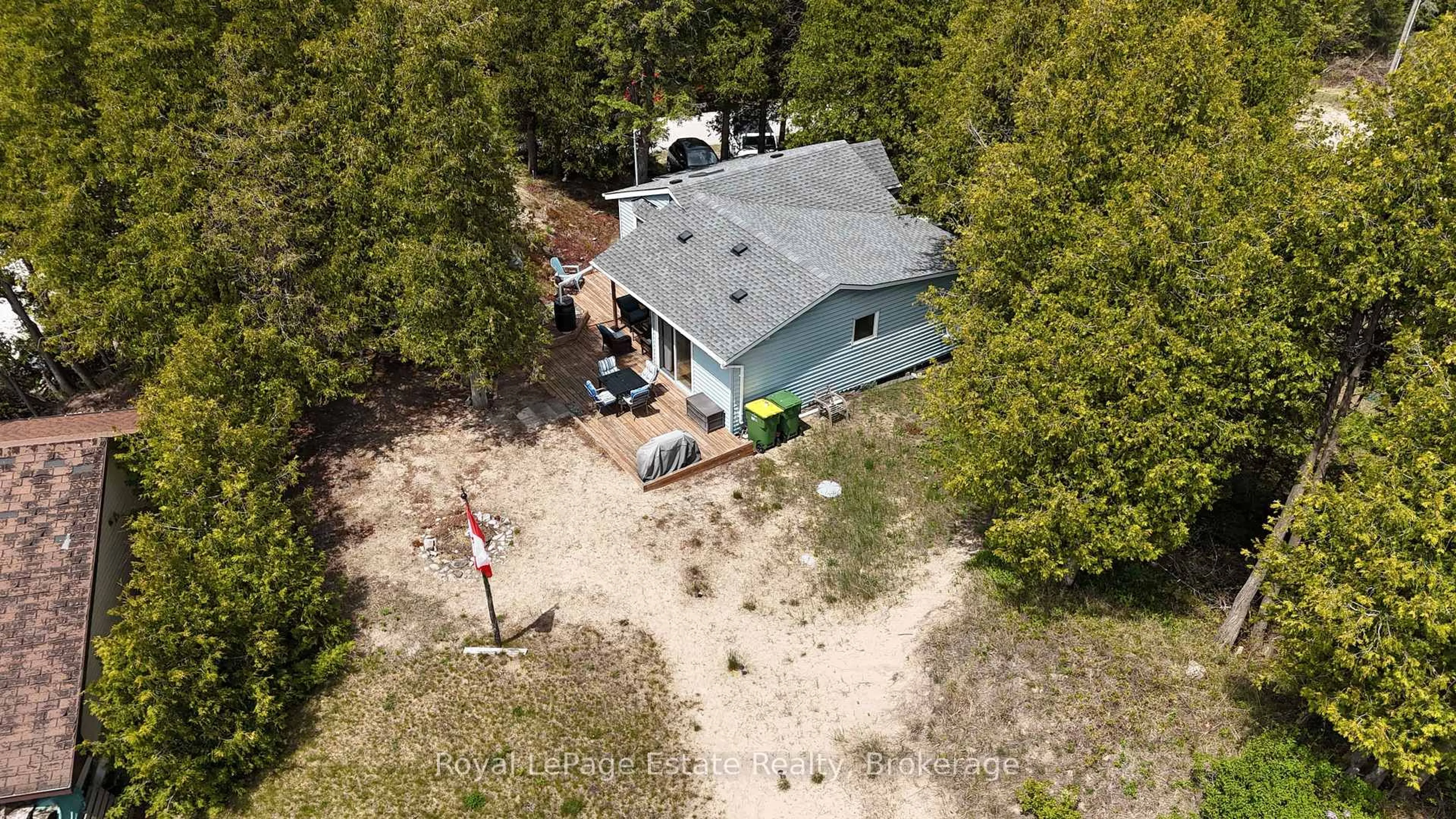 A pic from outside/outdoor area/front of a property/back of a property/a pic from drone, unknown for 37 SOG JE WA SA Dr, Native Leased Lands Ontario N0H 2G0