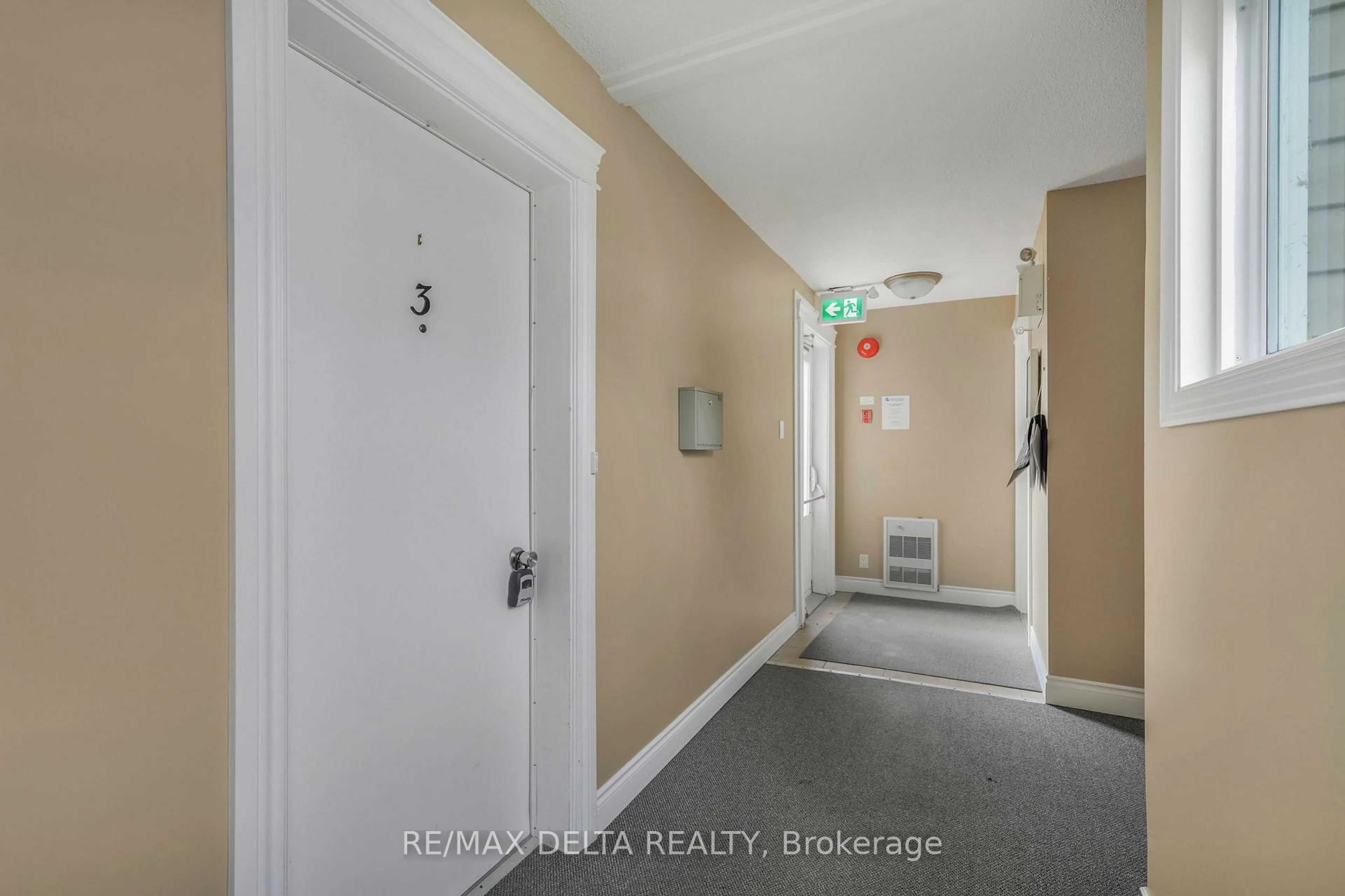 Indoor entryway for 776 St-Jean St #3, Casselman Ontario K0A 1M0