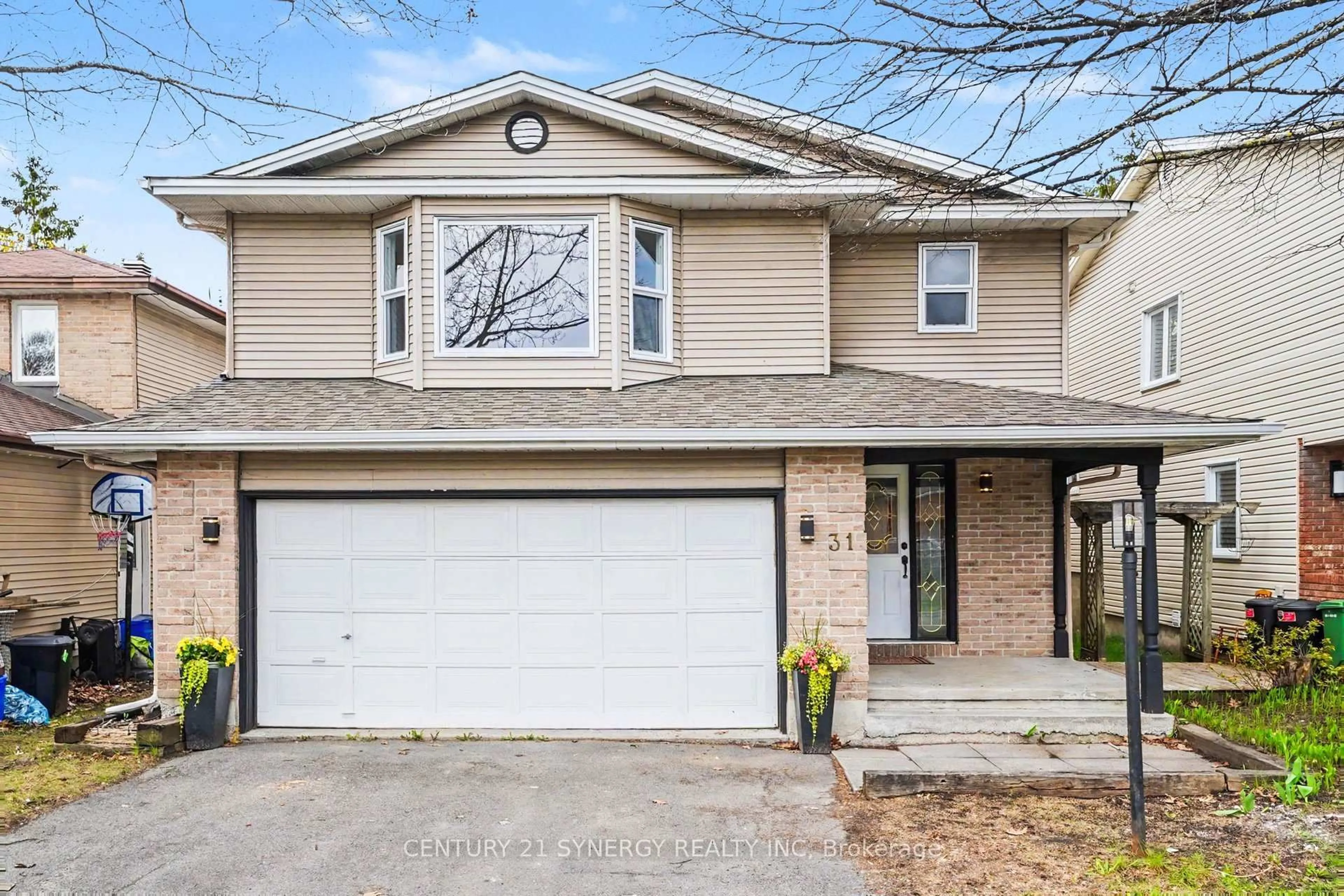 Home with vinyl exterior material, street for 31 Willow Glen Dr, Ottawa Ontario K2M 1K8