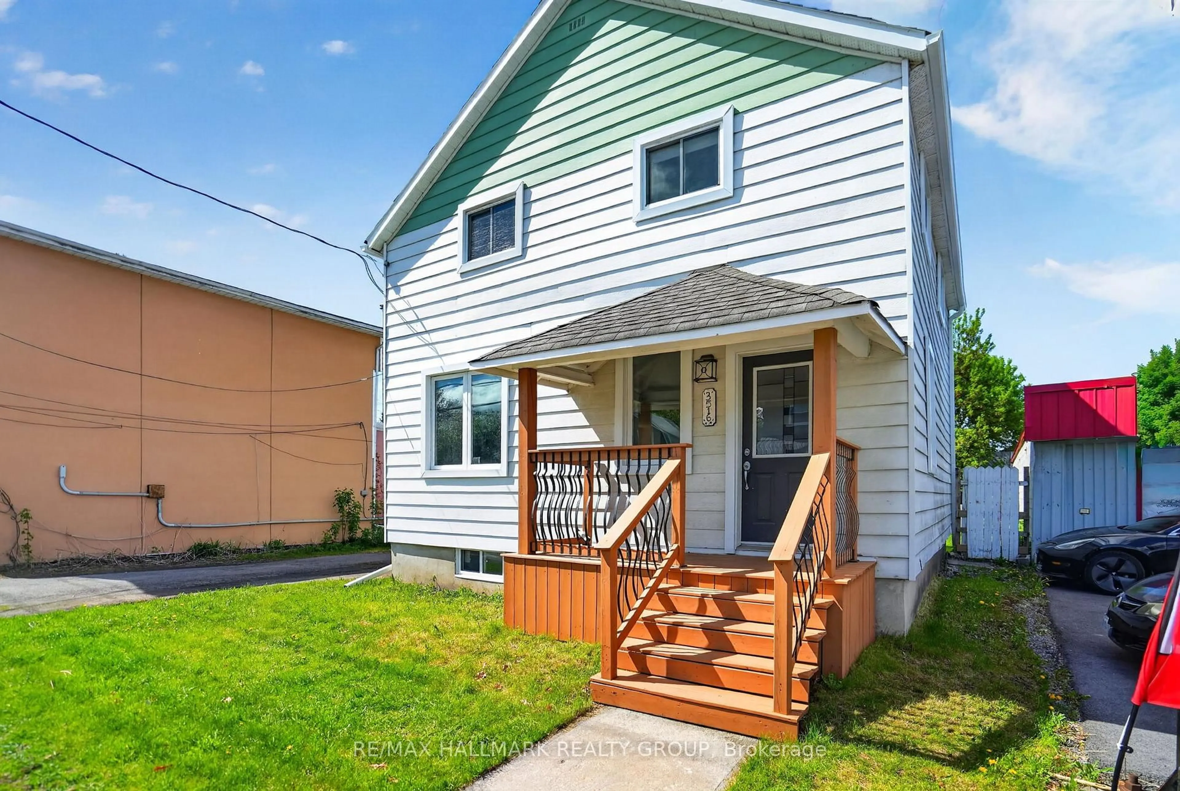 Home with vinyl exterior material, street for 3516 Mcbean St, Richmond Ontario K0A 2Z0
