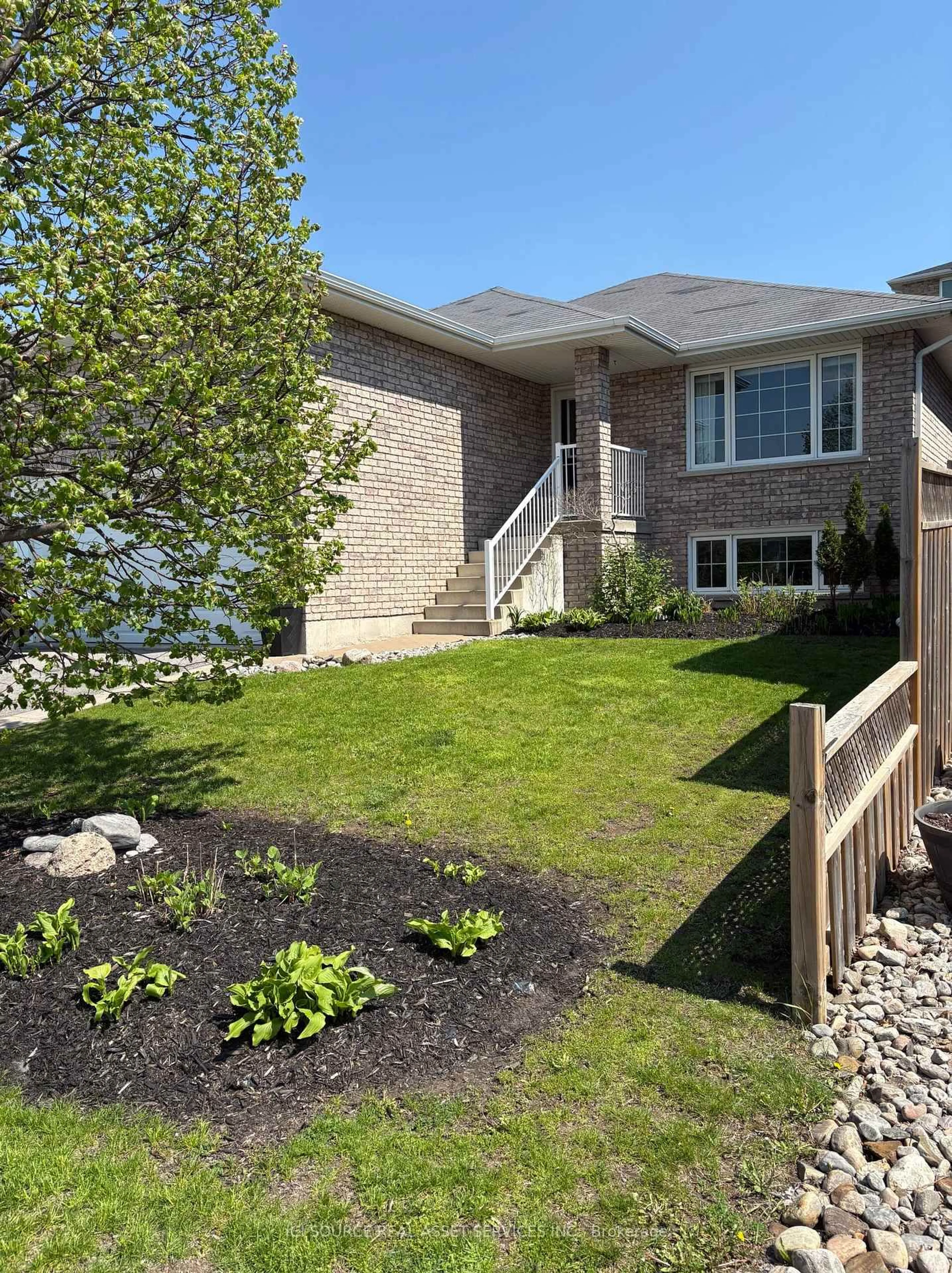 Home with brick exterior material, street for 401 Bianco Cres, Peterborough Ontario K9K 0A3