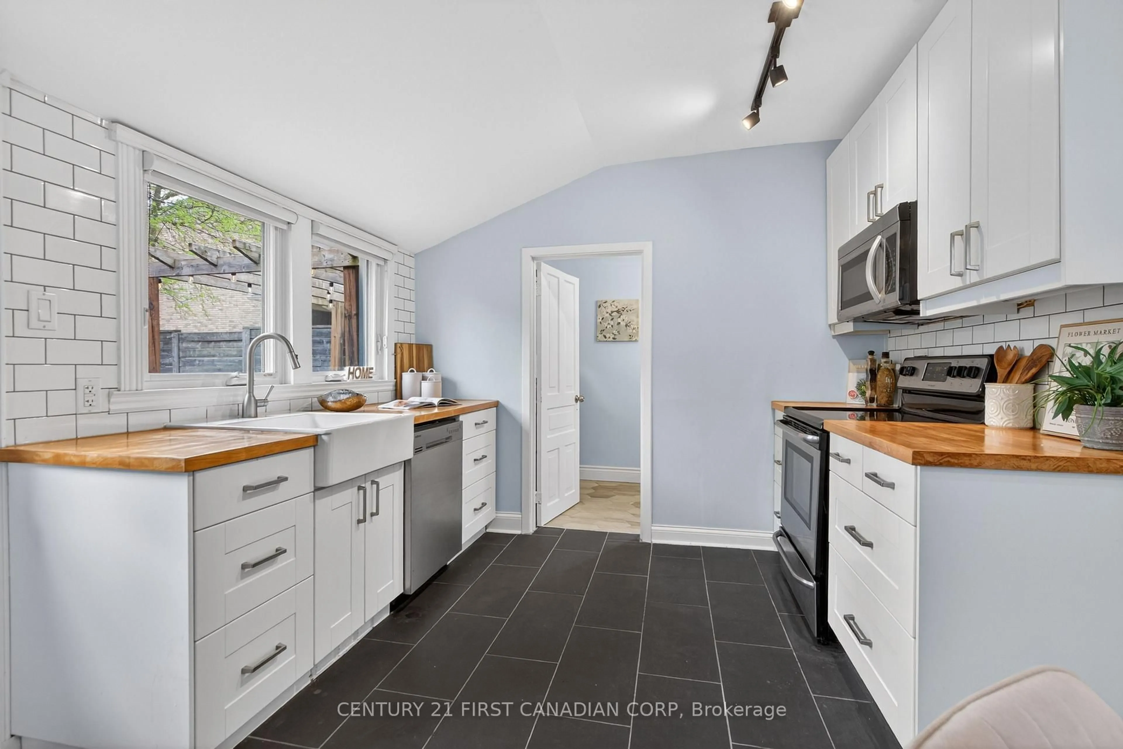 Open concept kitchen, unknown for 95 ASKIN St, London South Ontario N6C 1E7