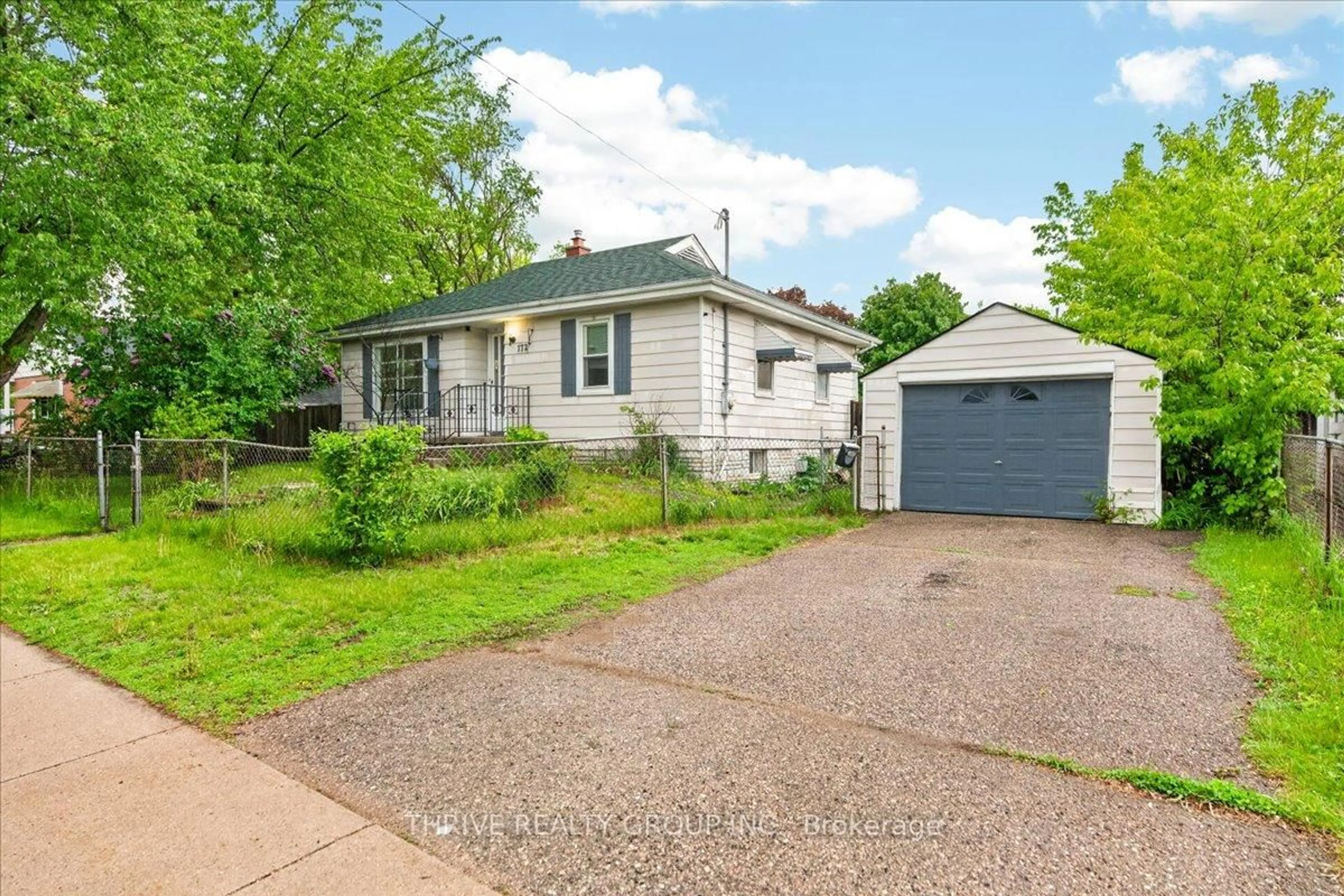 A pic from outside/outdoor area/front of a property/back of a property/a pic from drone, street for 172 Gammage St, London East Ontario N5Y 2B3