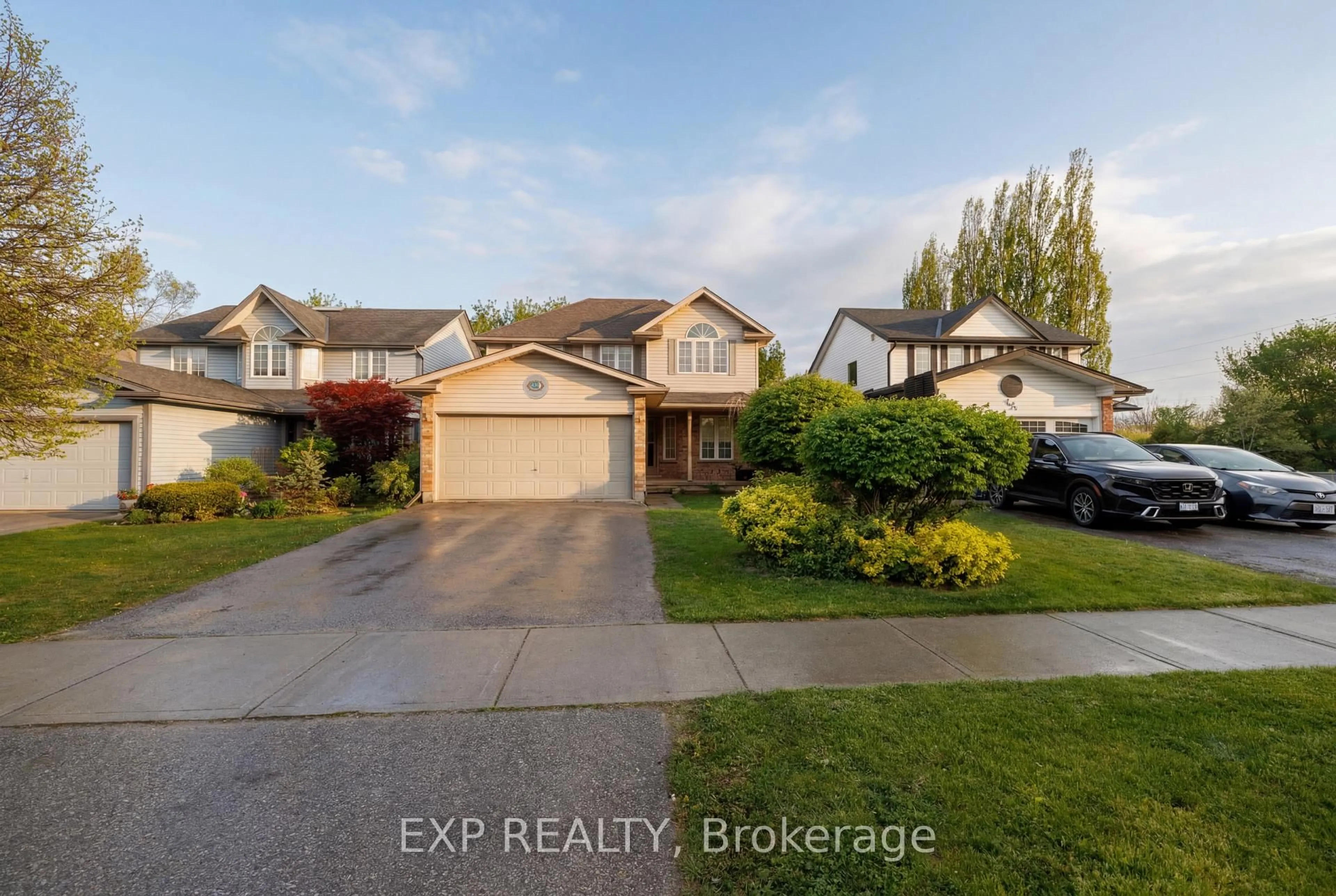 A pic from outside/outdoor area/front of a property/back of a property/a pic from drone, street for 430 Starwood Dr, Guelph Ontario N1E 7A4