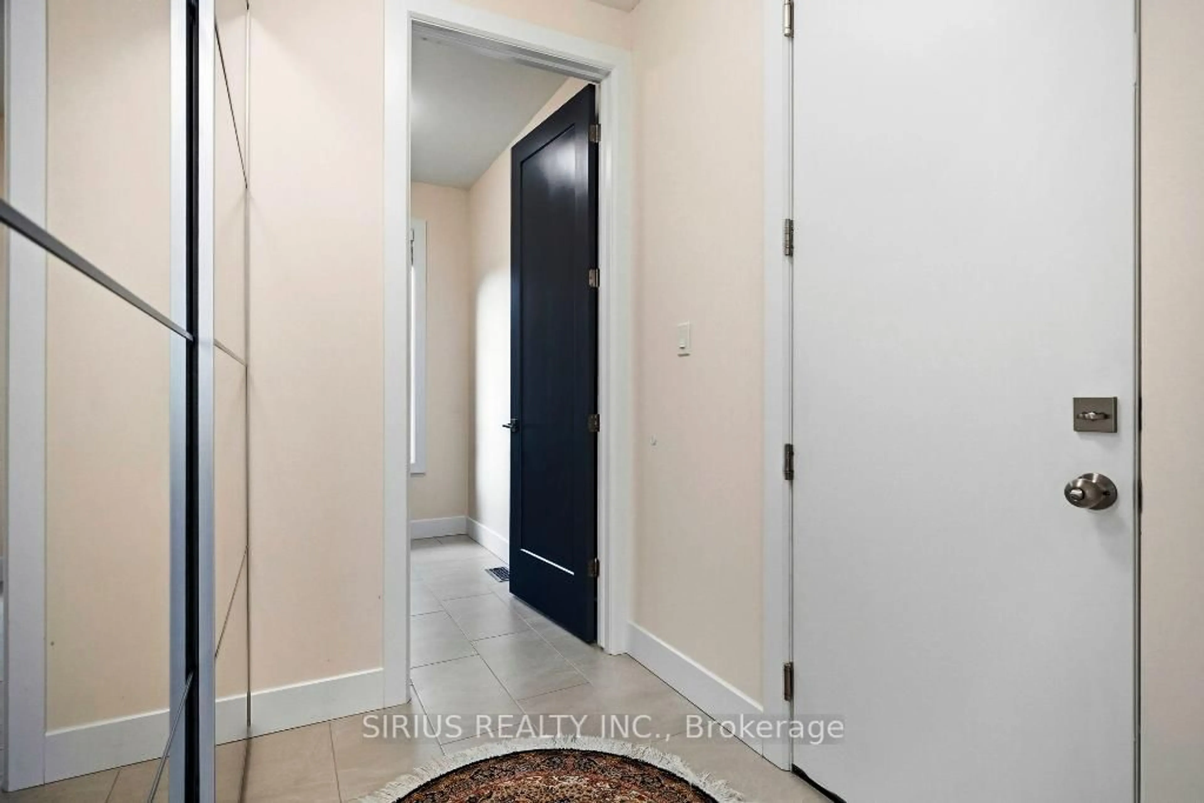 Indoor entryway for 1450 North Wenige Dr #5, London North Ontario N5X 0L6