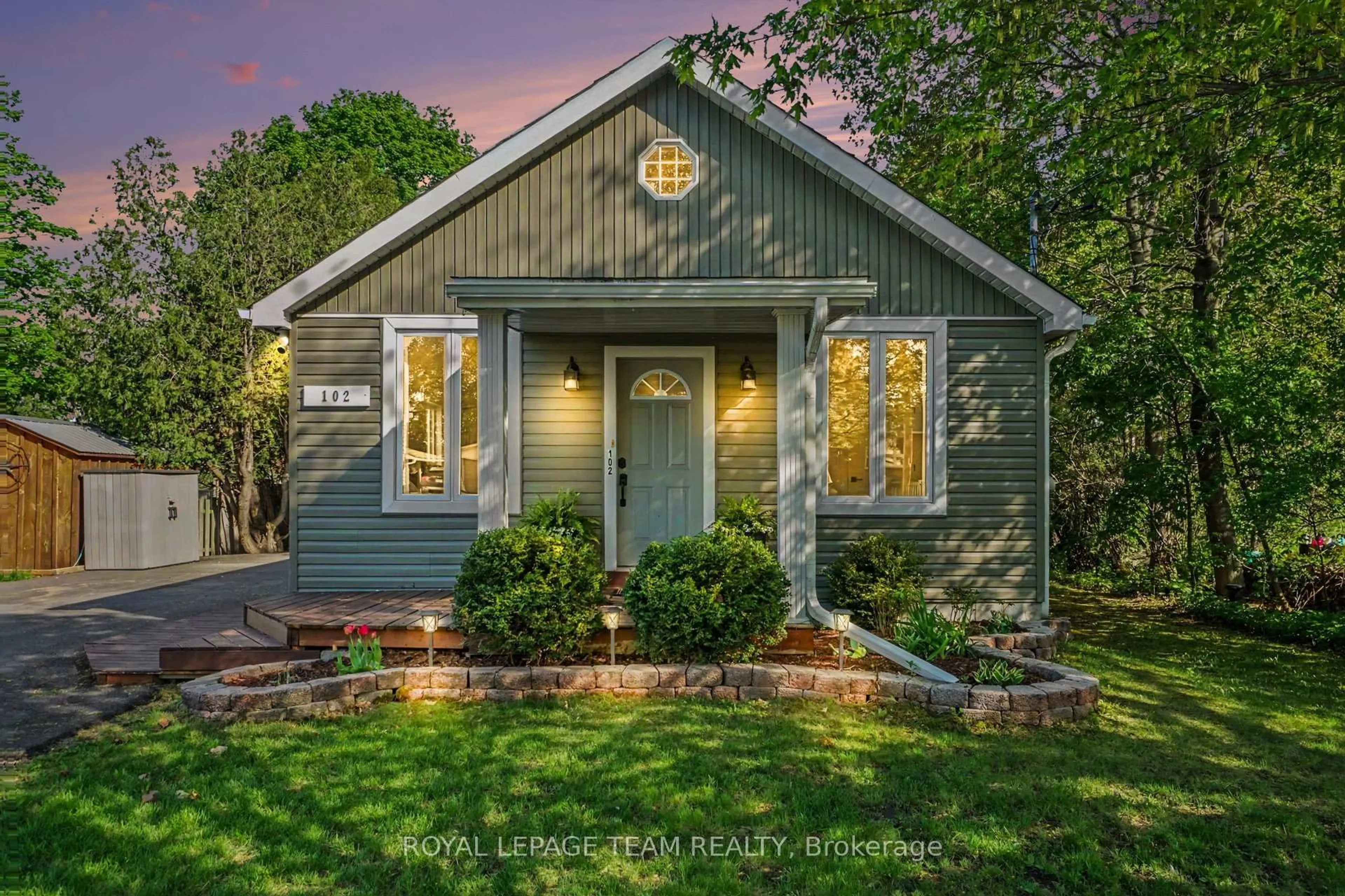 Home with vinyl exterior material, street for 102 Strachan St, Richmond Ontario K0A 2Z0
