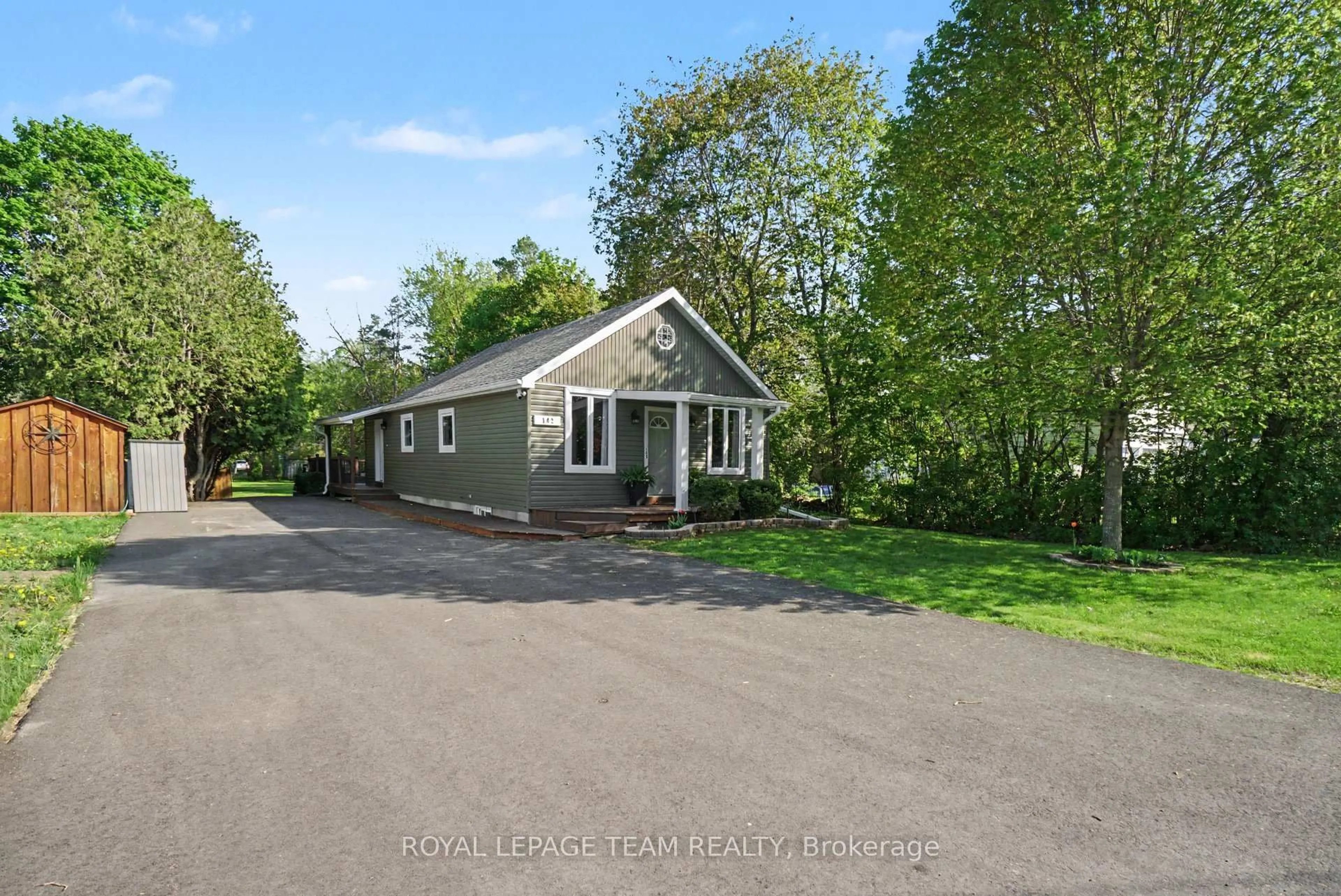 A pic from outside/outdoor area/front of a property/back of a property/a pic from drone, unknown for 102 Strachan St, Richmond Ontario K0A 2Z0