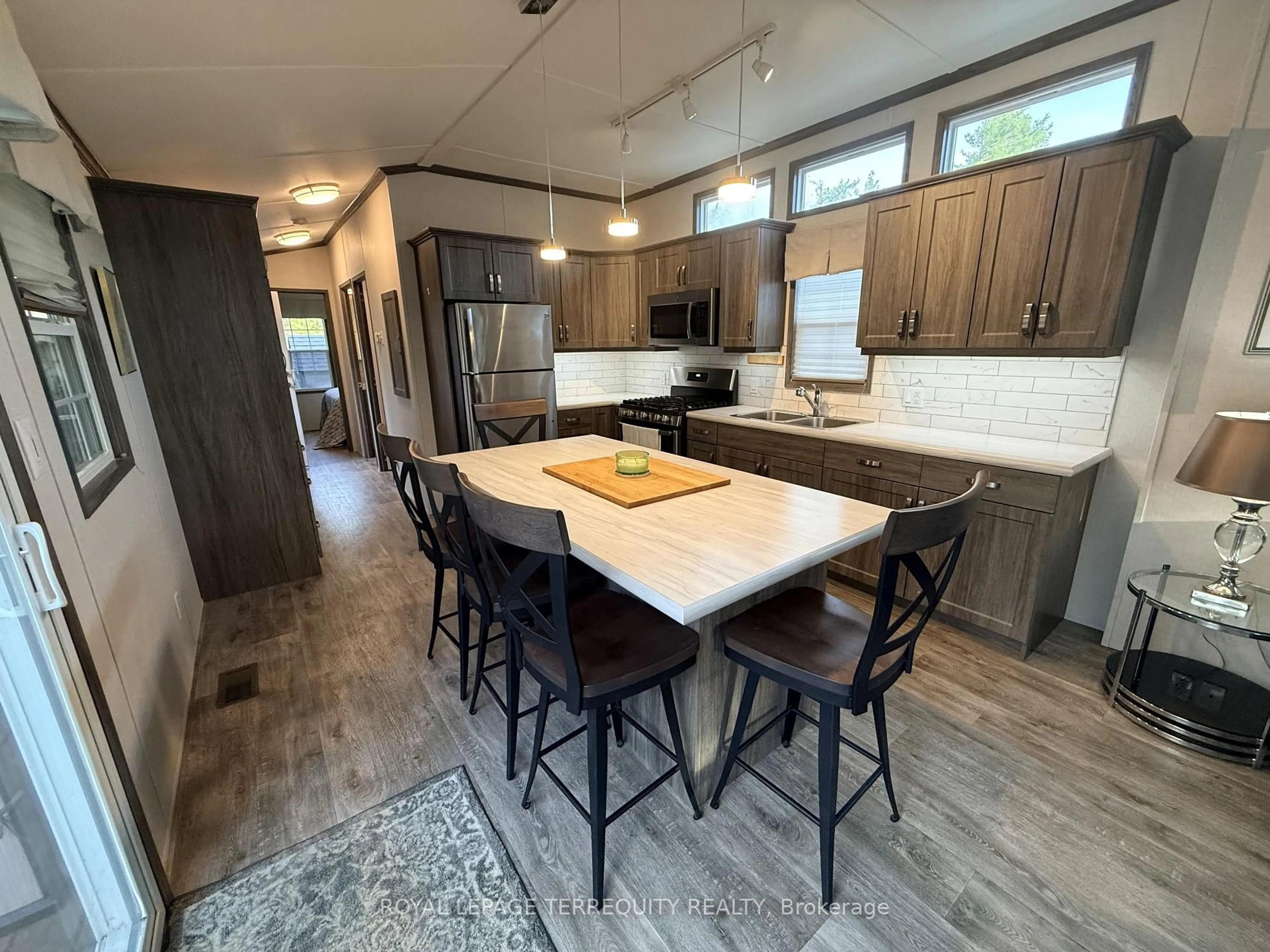 Open concept kitchen, unknown for 356 Rockhaven, Selwyn Ontario K0L 2H0