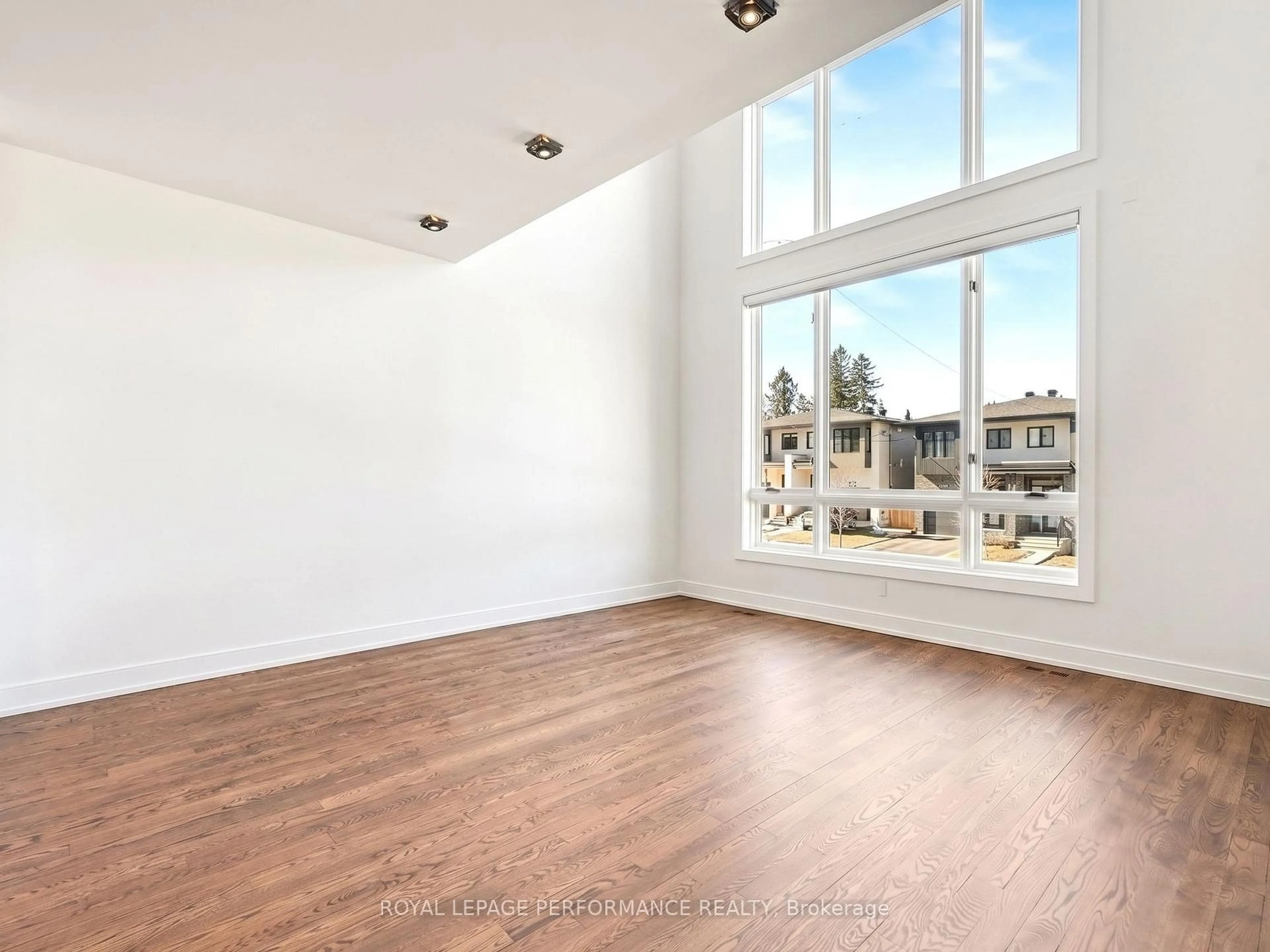 A pic of a room for 805 Kingsmere Ave, Ottawa Ontario K2A 3J8