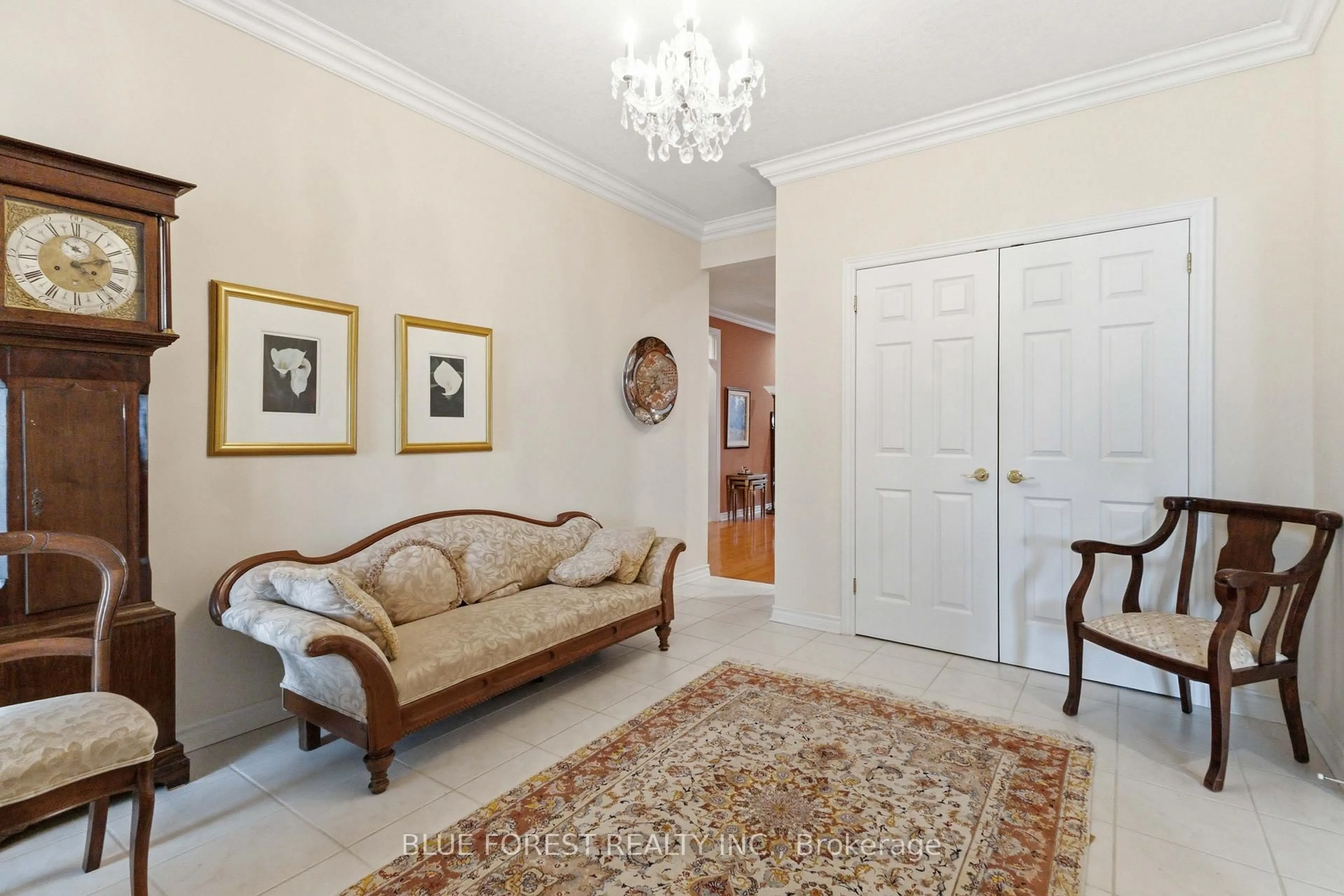 Indoor foyer for 50 Northumberland Rd #9, London North Ontario N6H 5J2