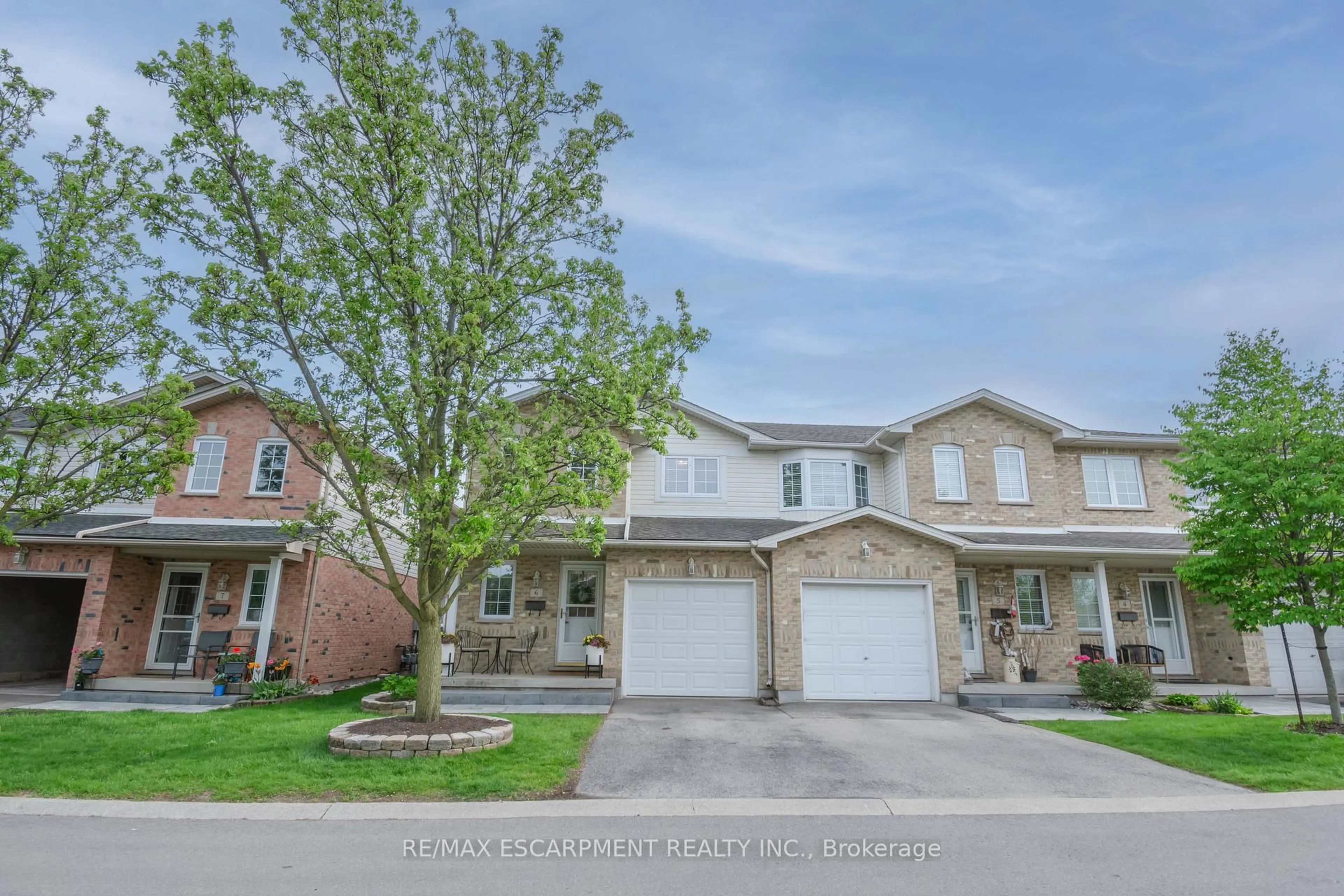A pic from outside/outdoor area/front of a property/back of a property/a pic from drone, street for 485 Green Rd #6, Hamilton Ontario L8E 6A7