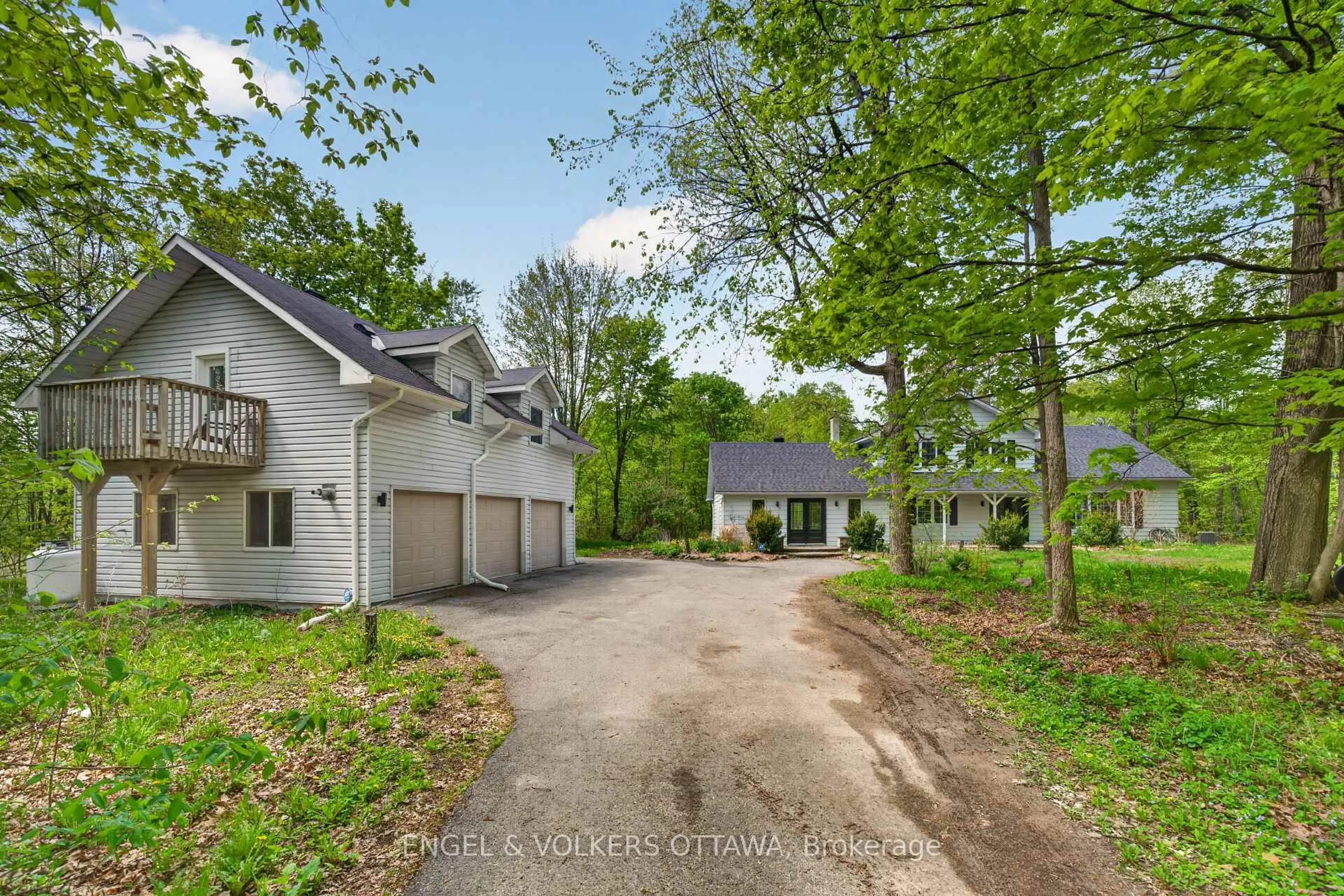A pic from outside/outdoor area/front of a property/back of a property/a pic from drone, street for 3415 Torbolton Ridge Rd, Ottawa Ontario K0A 3M0