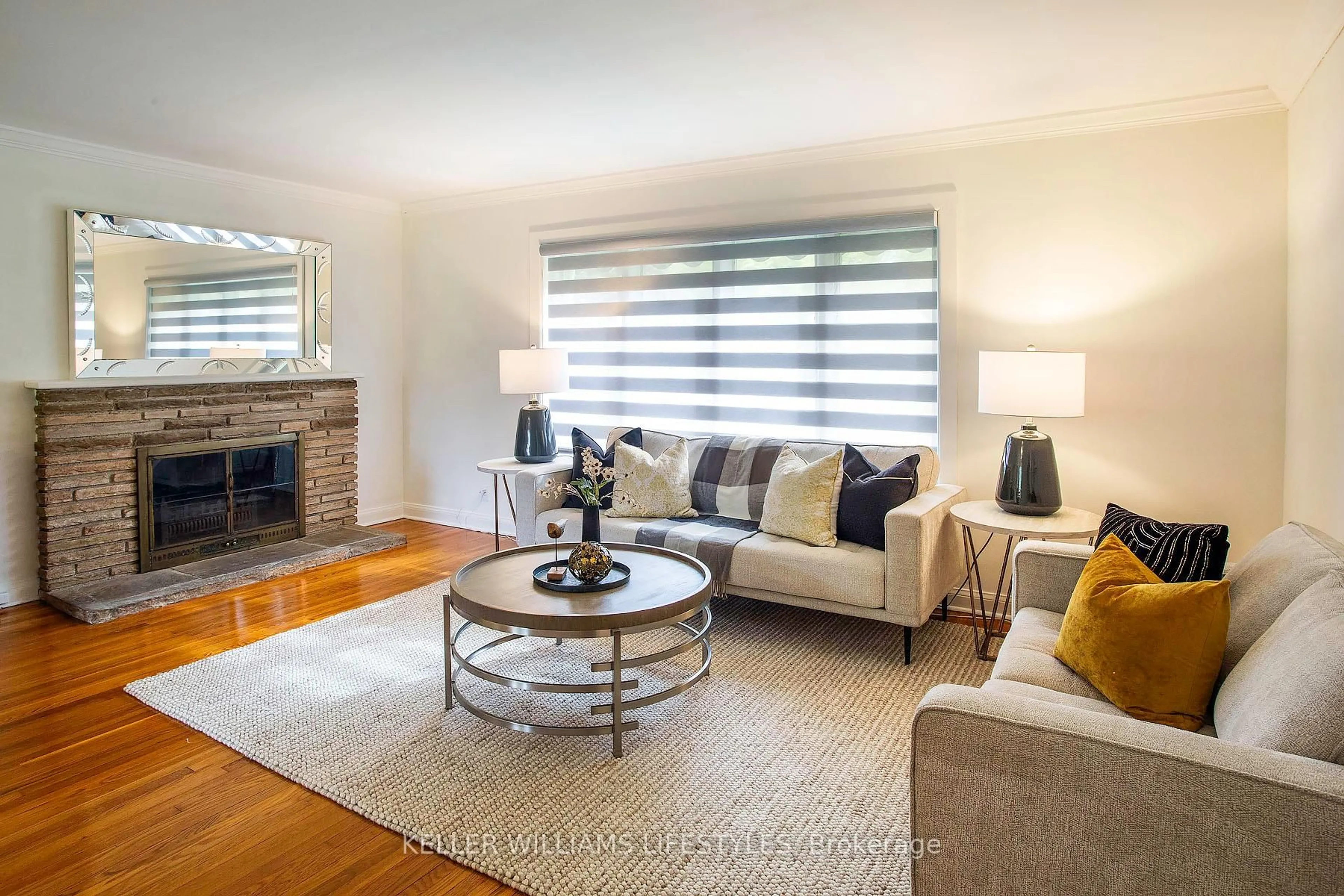 Living room with furniture, unknown for 423 East Mile Rd, London North Ontario N6H 3K4