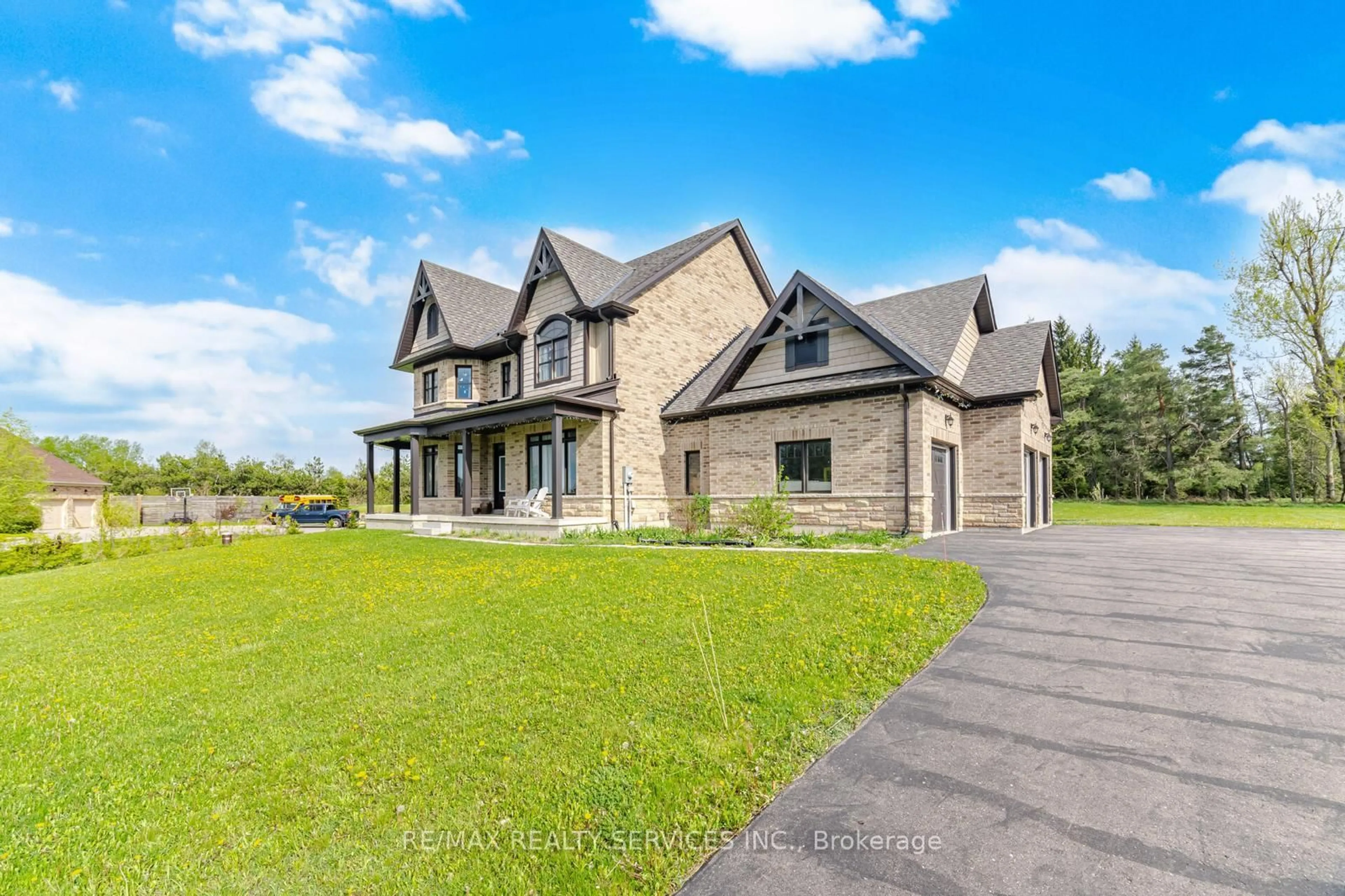 Home with brick exterior material, unknown for 26 Country Meadows Dr, Amaranth Ontario L9V 3T8