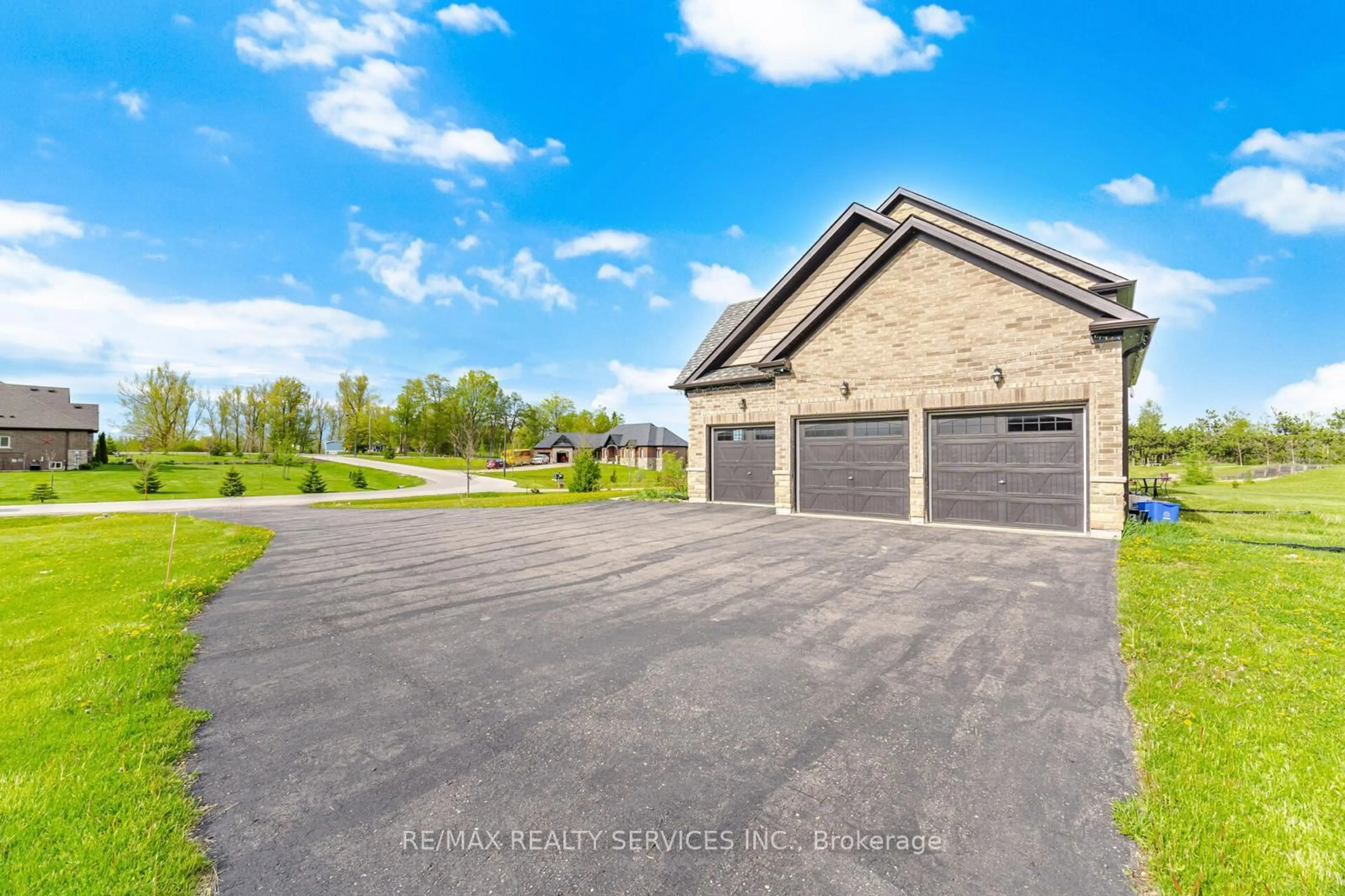 Unknown for 26 Country Meadows Dr, Amaranth Ontario L9V 3T8