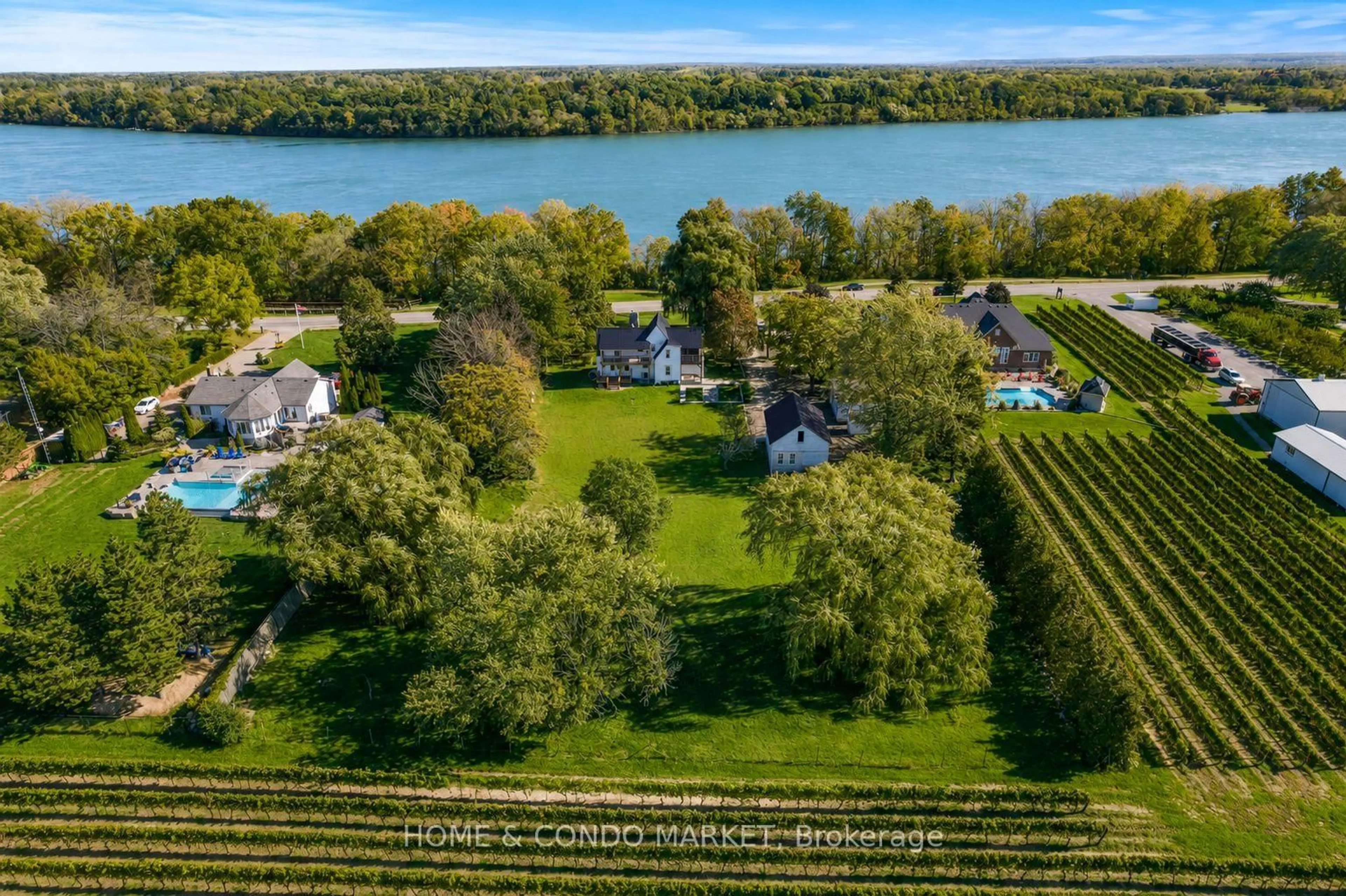 A pic from outside/outdoor area/front of a property/back of a property/a pic from drone, water/lake/river/ocean view for 15450 NIAGARA RIVER Pkwy, Niagara-on-the-Lake Ontario L0S 1J0