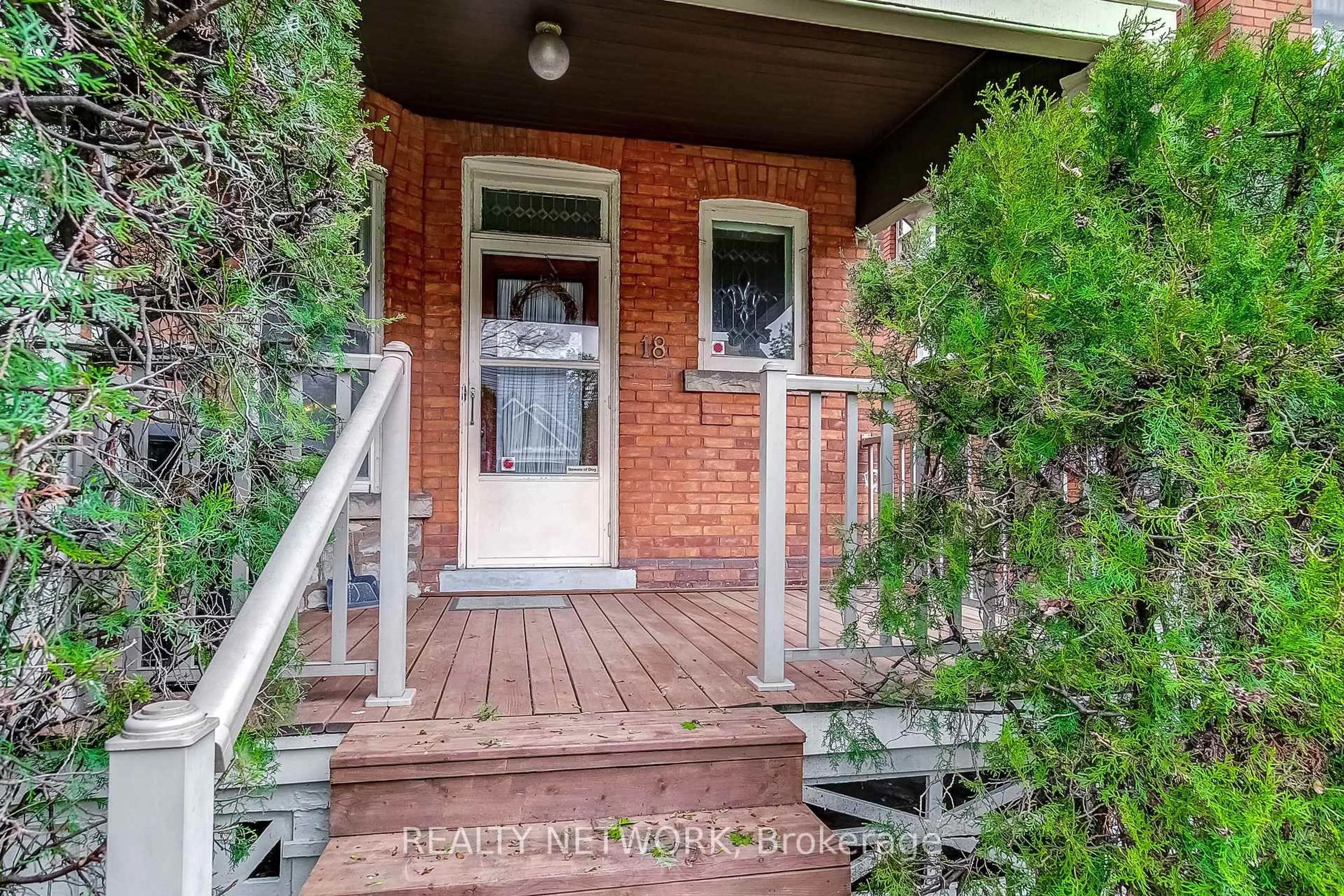 Unknown for 18 Fairleigh Cres, Hamilton Ontario L8M 2K9