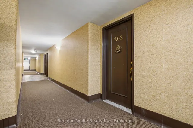45 Westmount Rd #202, Waterloo 5