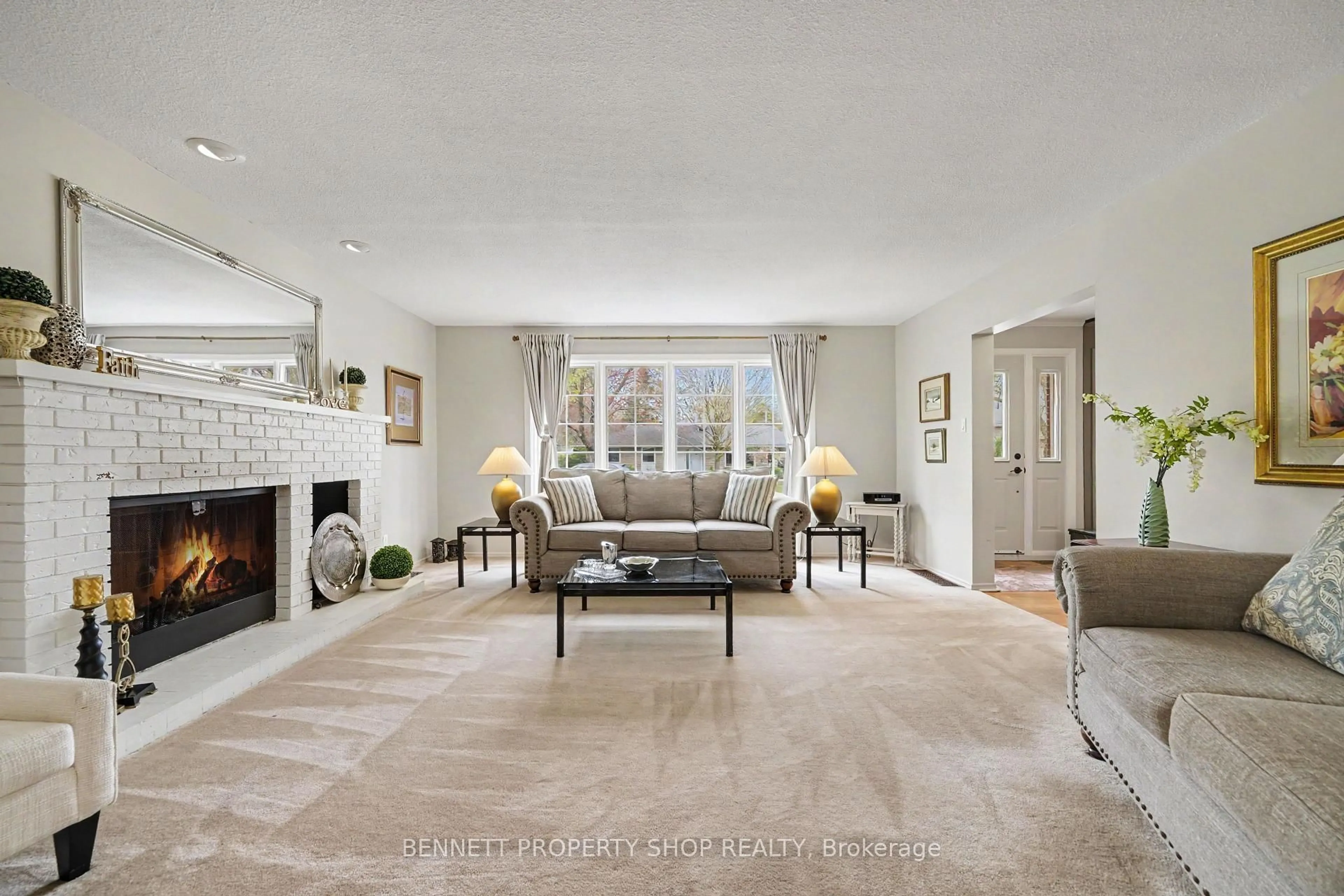 Living room with furniture, unknown for 580 Blanchard Cres, Ottawa Ontario K1V 7B8