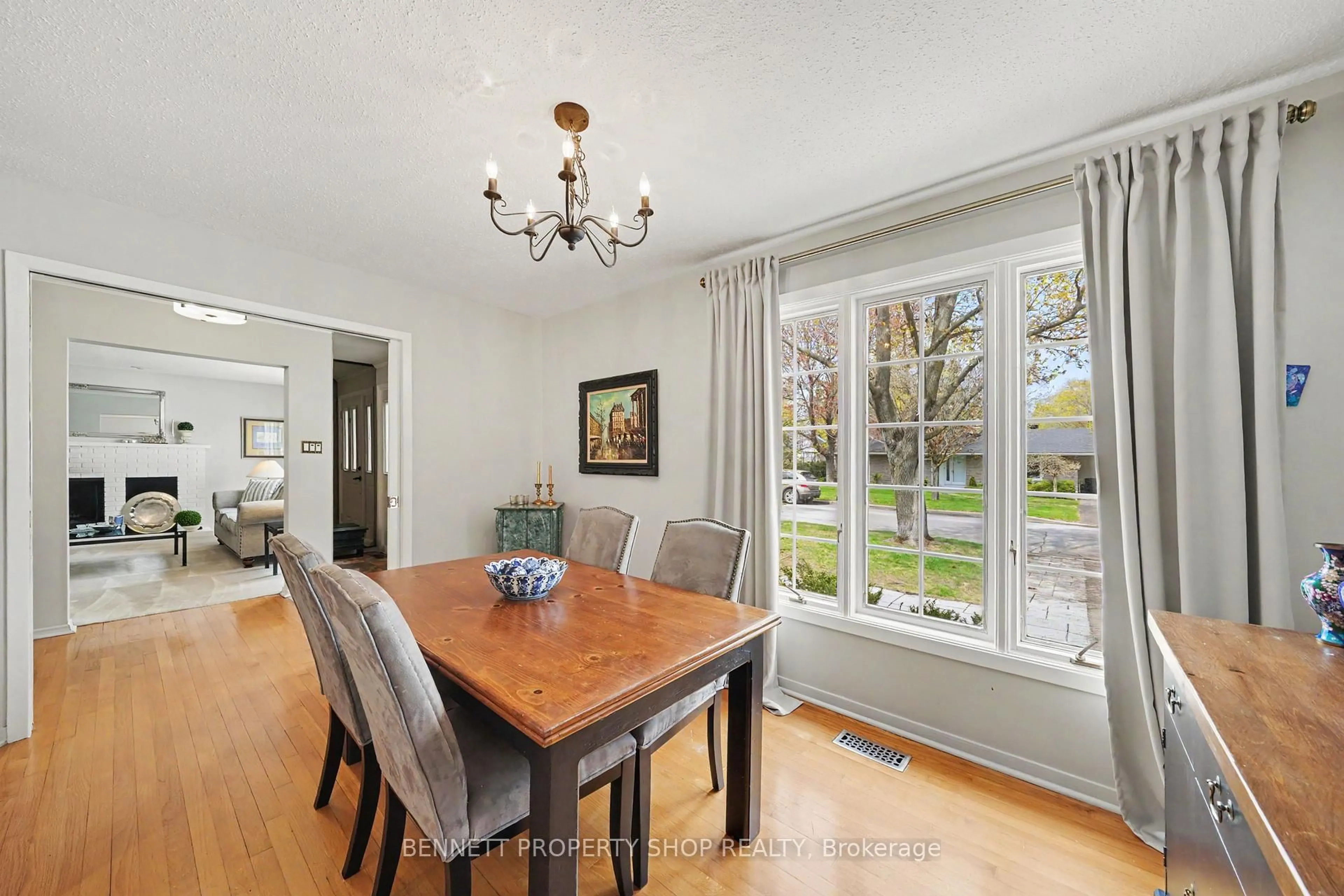Dining room, wood/laminate floor for 580 Blanchard Cres, Ottawa Ontario K1V 7B8