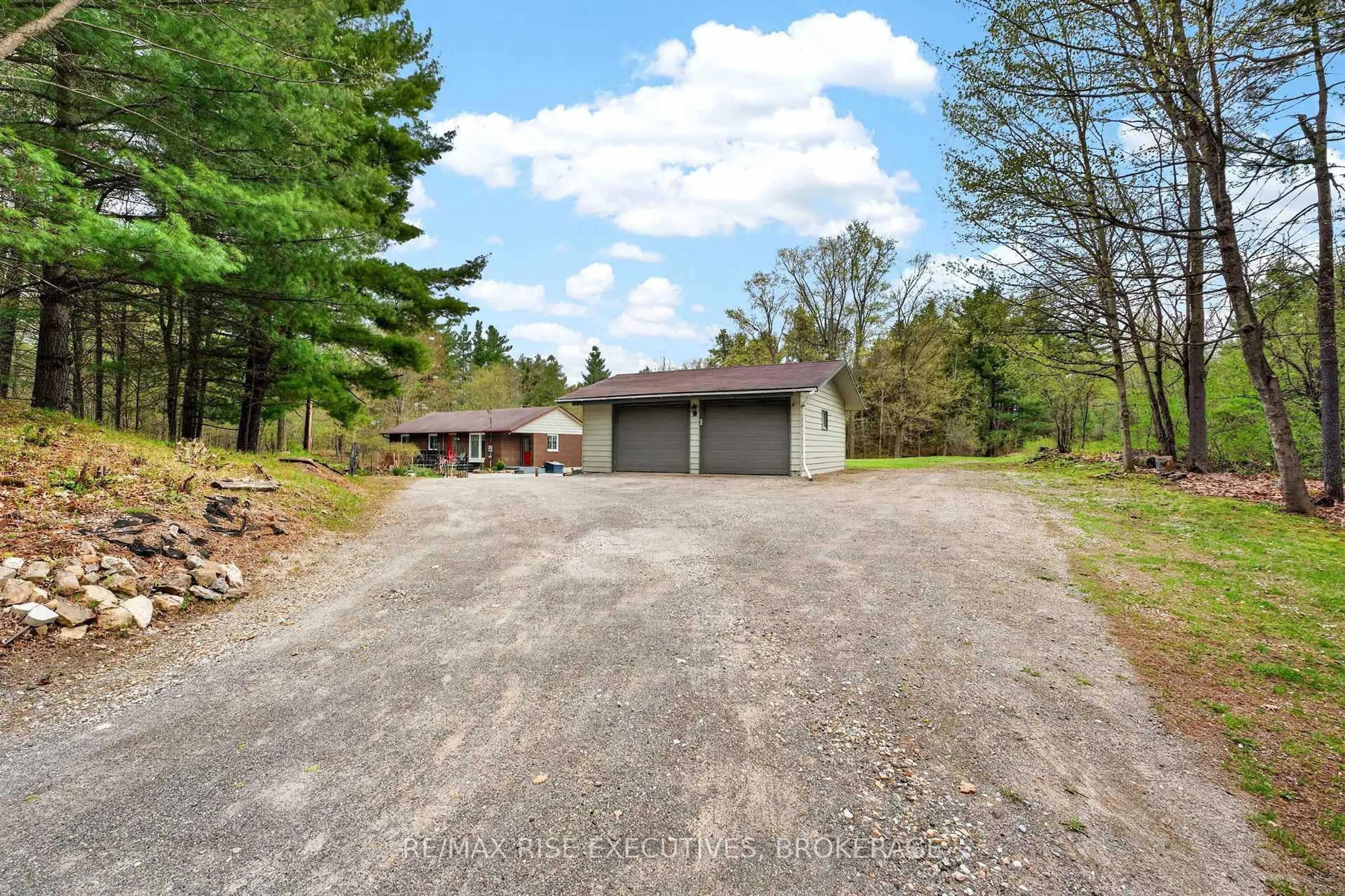 A pic from outside/outdoor area/front of a property/back of a property/a pic from drone, street for 2405 Rideau Ferry Rd, Perth Ontario K7H 3C7