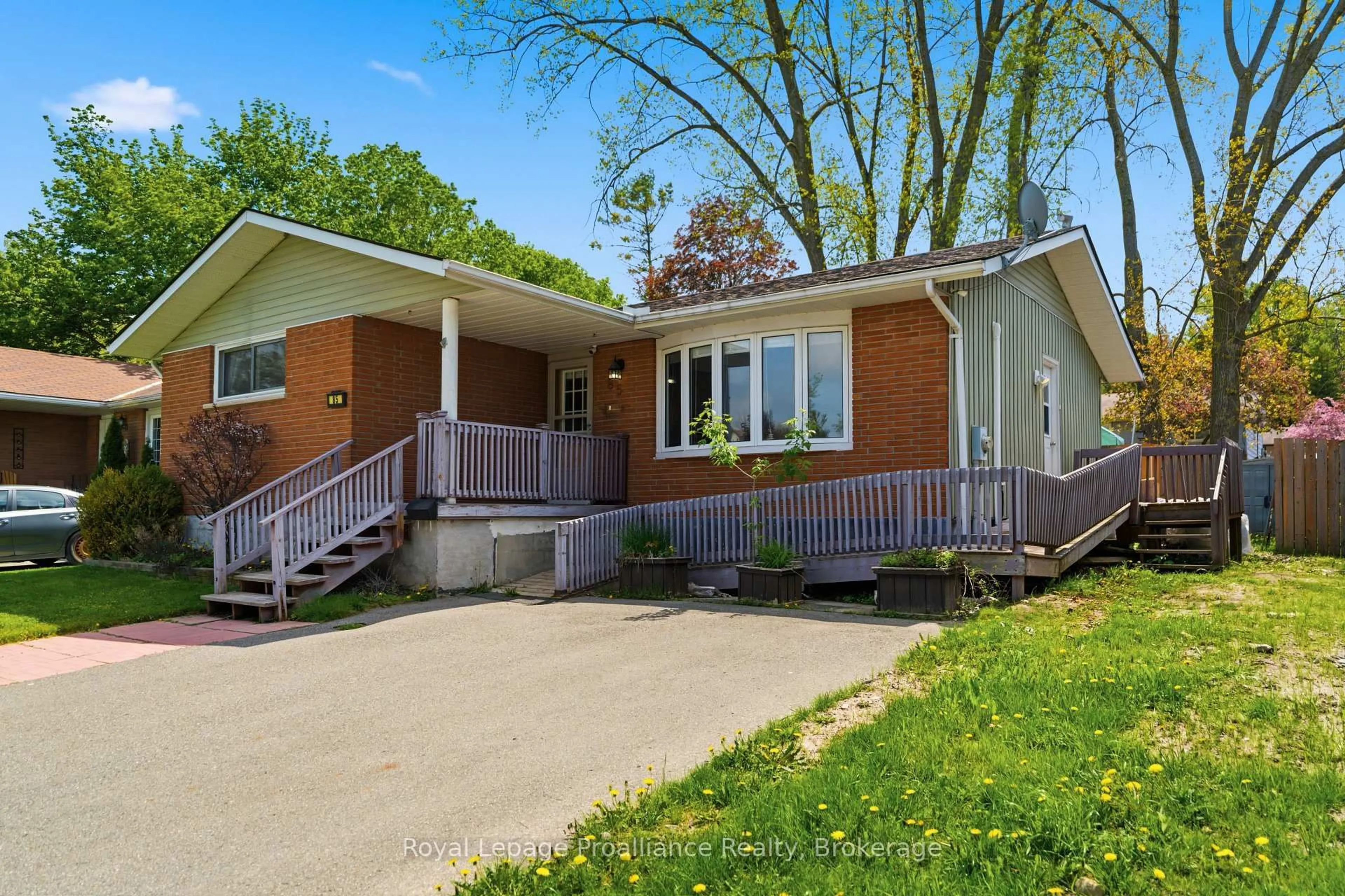 Home with vinyl exterior material, street for 85 Nicholas St, Quinte West Ontario K8V 4H7