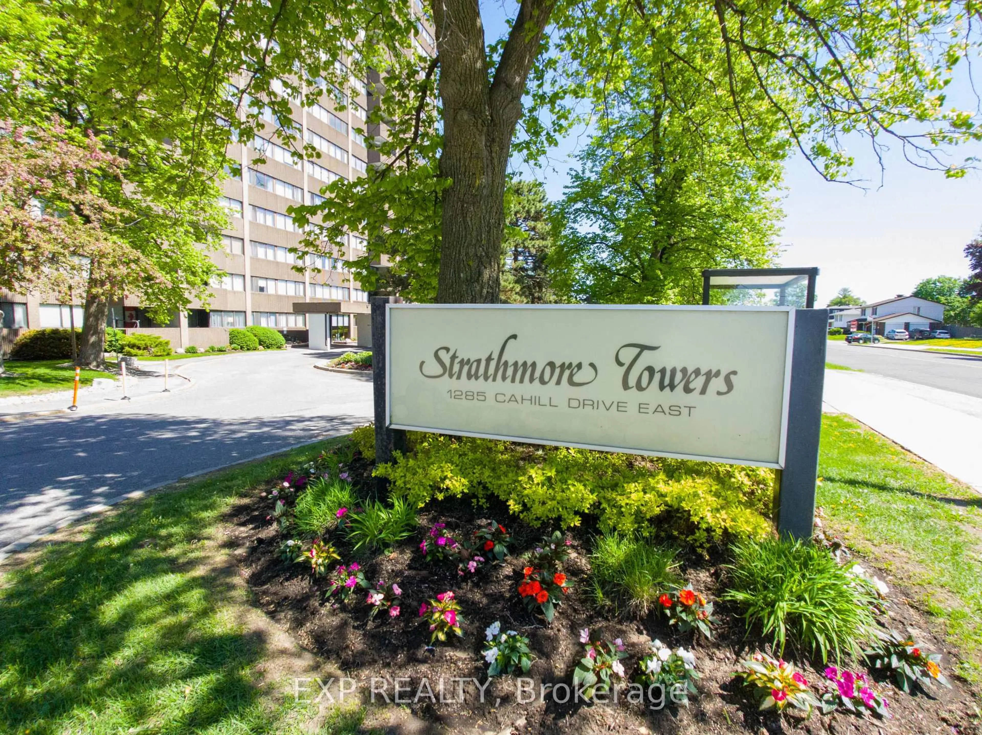 Indoor foyer for 1285 Cahill Dr #807, Ottawa Ontario K1V 9A7