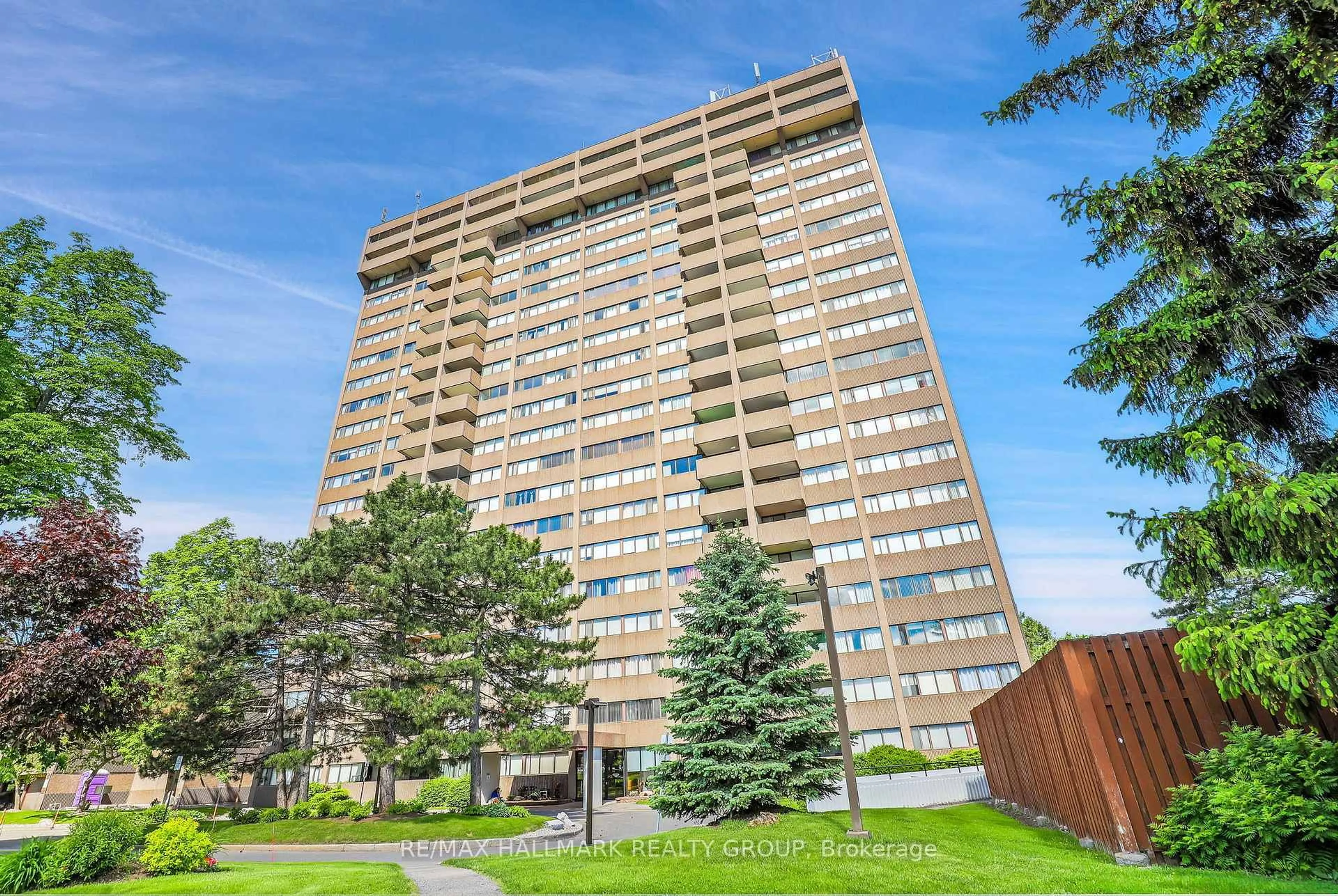 Patio, building for 1285 Cahill Dr #1604, Ottawa Ontario K1V 9A7