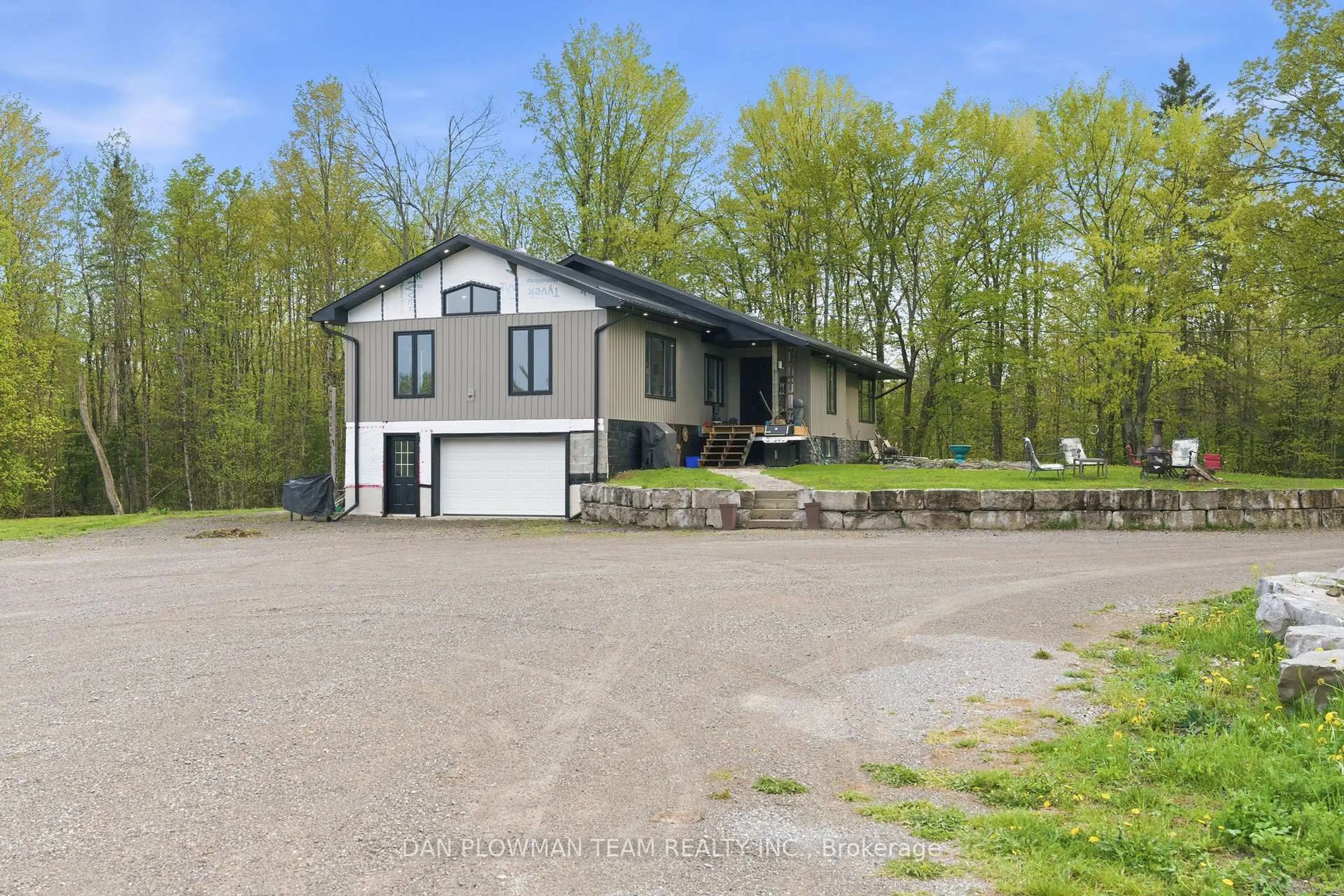 A pic from outside/outdoor area/front of a property/back of a property/a pic from drone, street for 377 Balmer Rd, North Kawartha Ontario K0L 1A0