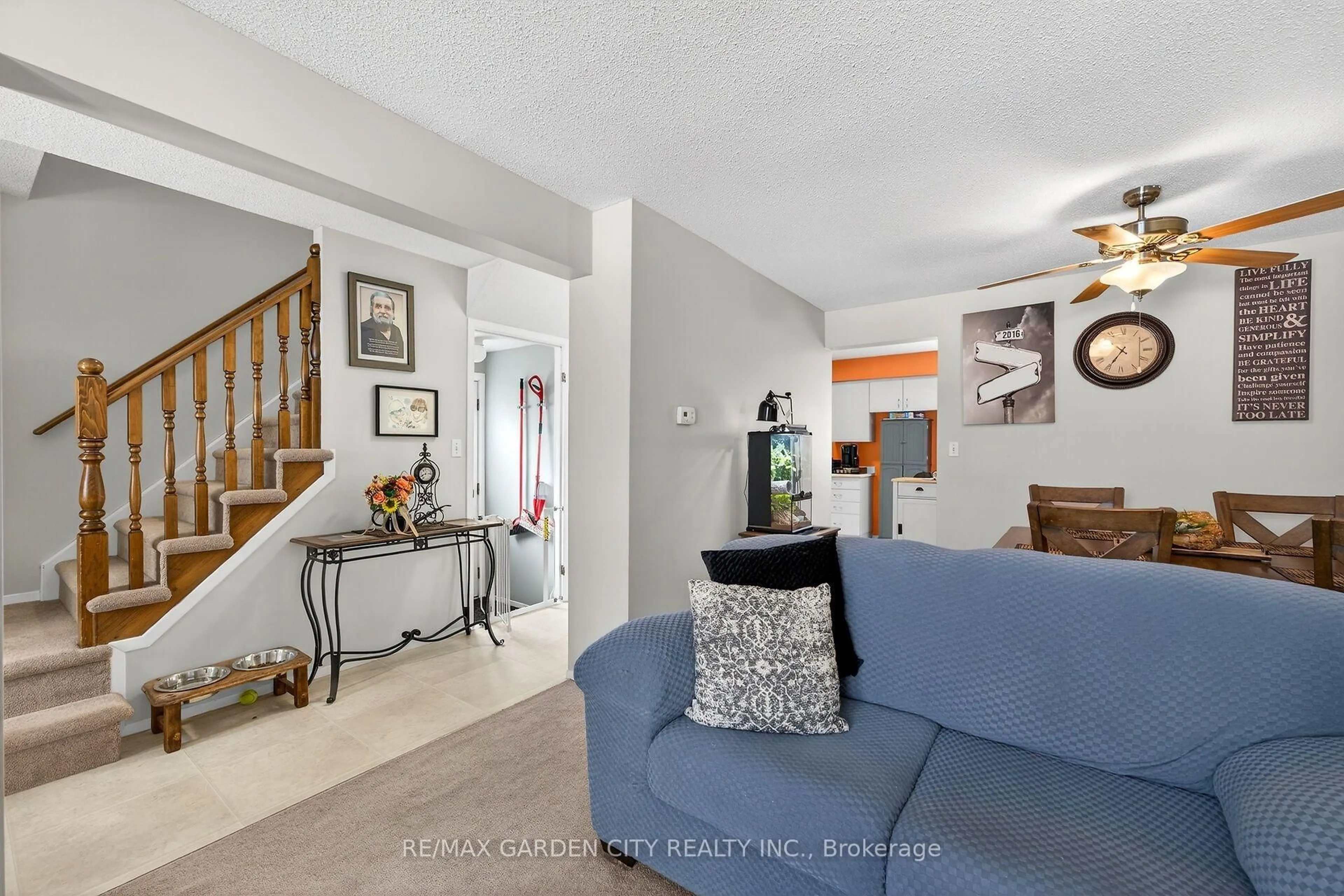 Living room with furniture, unknown for 6479 Malibu Dr, Niagara Falls Ontario L2H 2W4