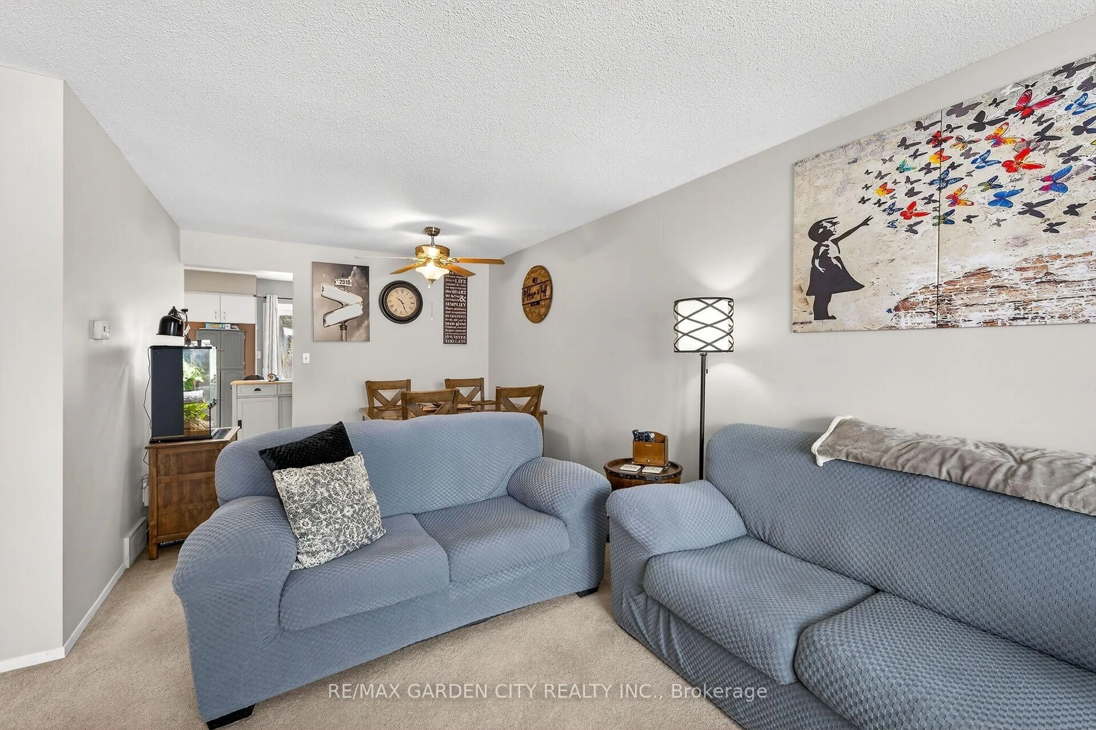 Living room with furniture, unknown for 6479 Malibu Dr, Niagara Falls Ontario L2H 2W4