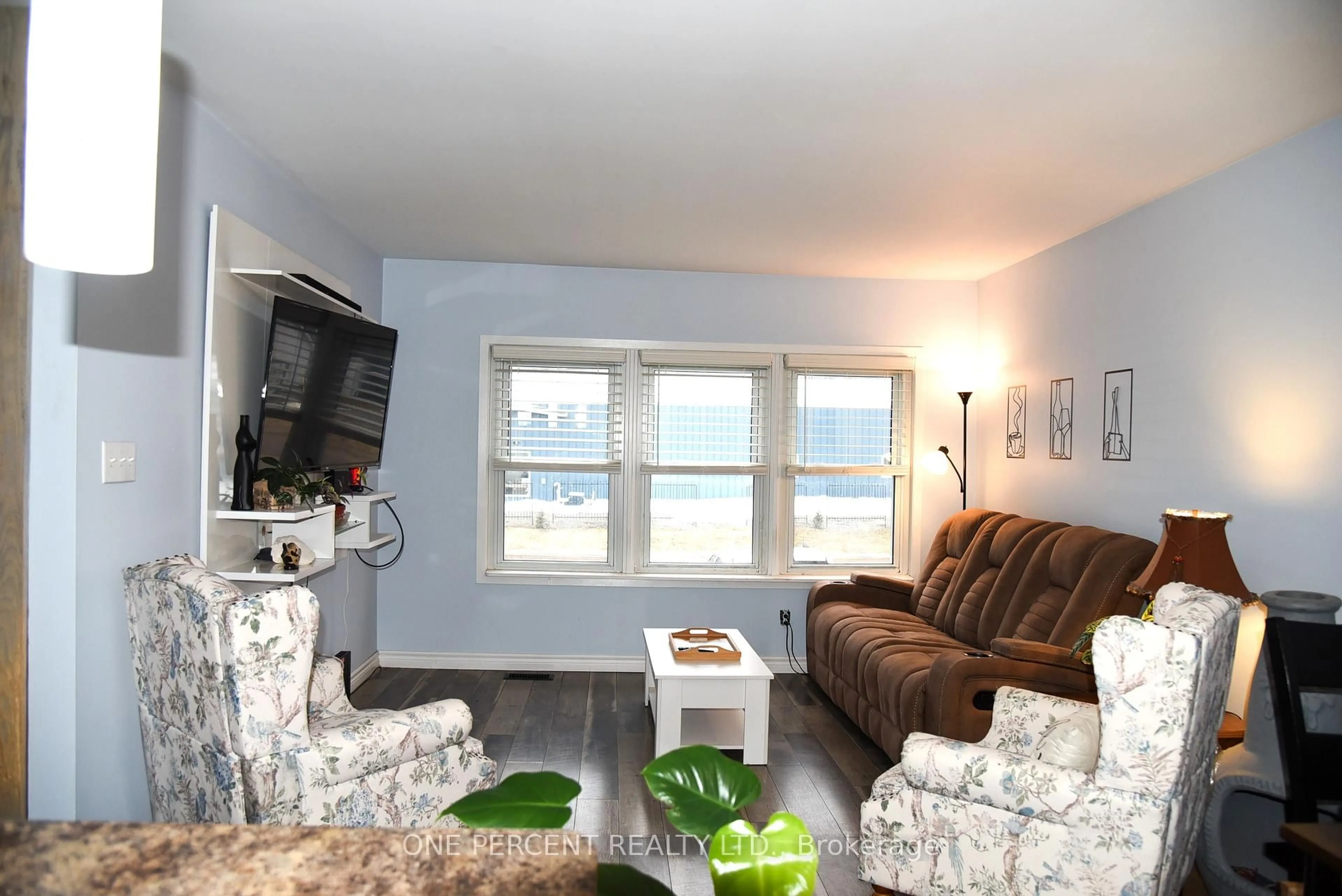 Living room with furniture, unknown for 31 Prince St, Minden Hills Ontario K0M 2K0