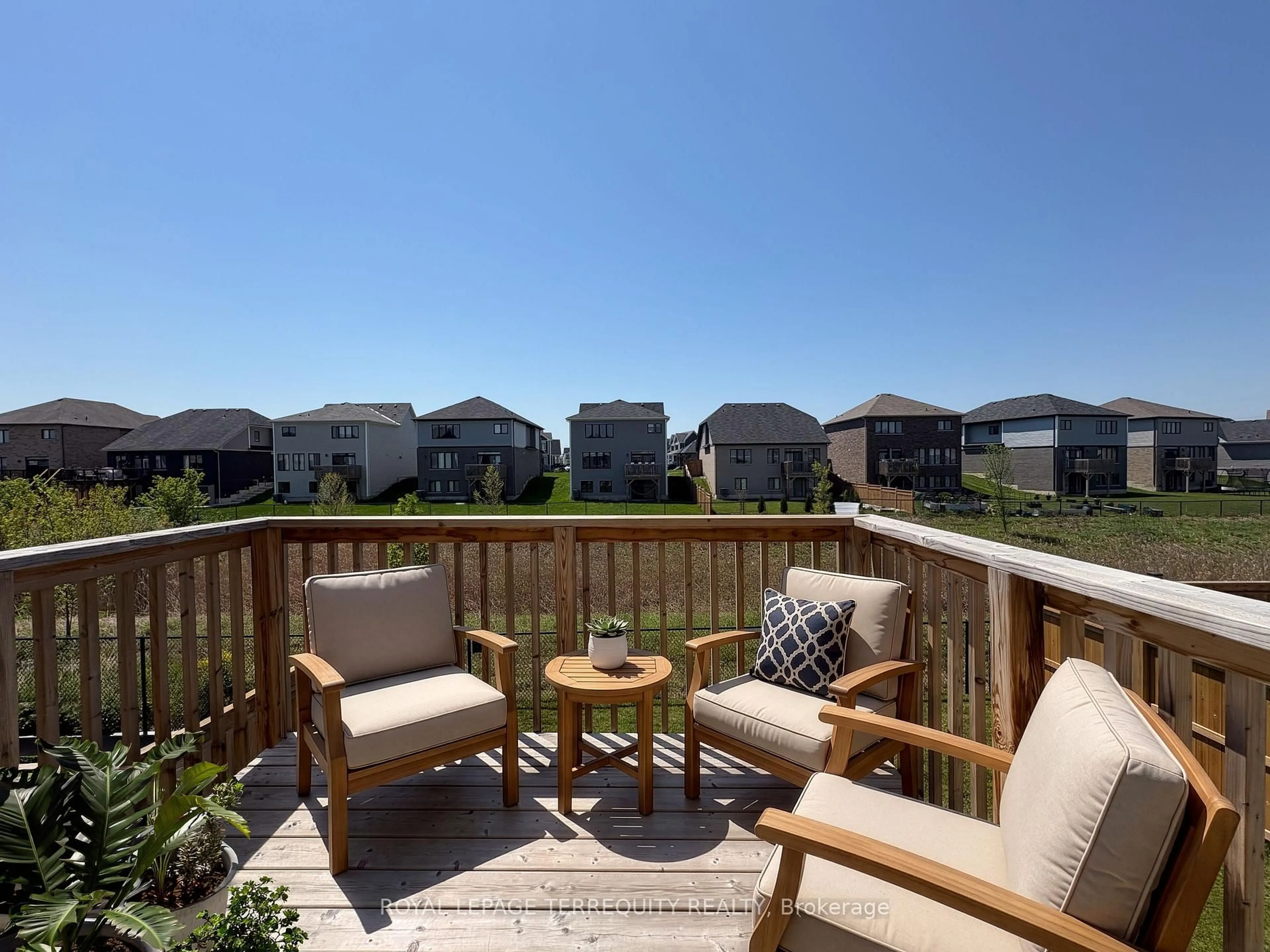 Patio, water/lake/river/ocean view for 285 Vanilla Tr, Thorold Ontario L2V 0K8