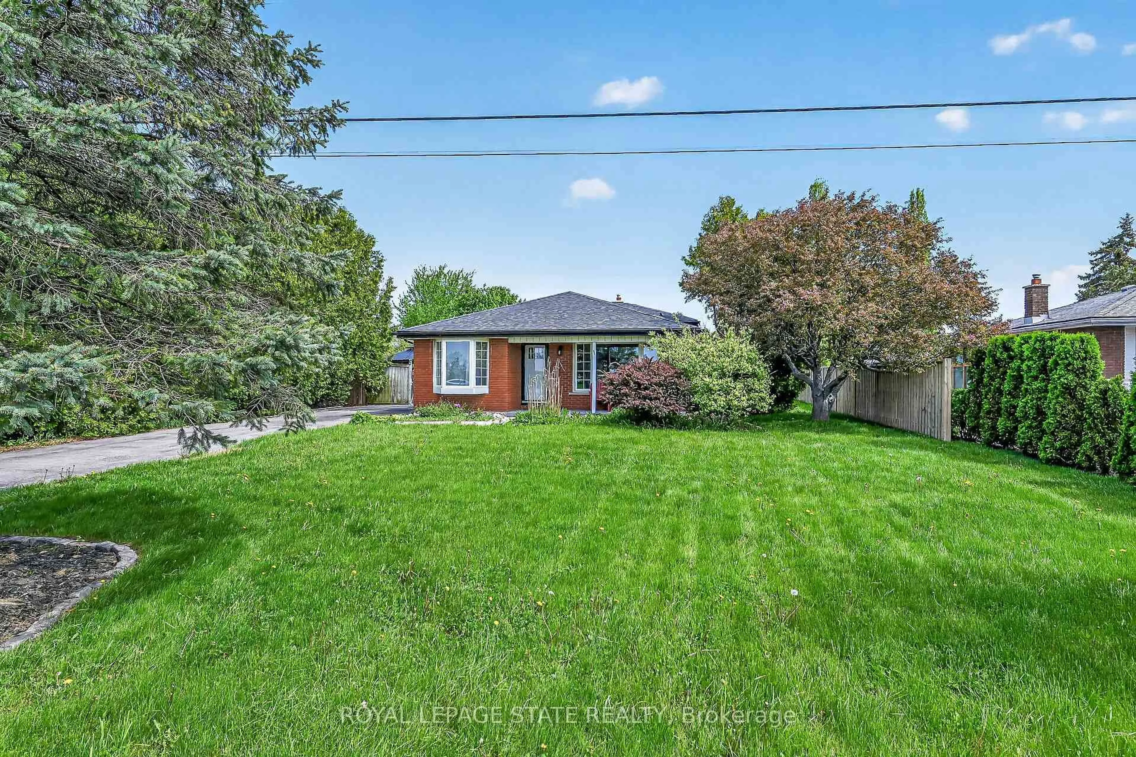 A pic from outside/outdoor area/front of a property/back of a property/a pic from drone, street for 5558 White Church Rd, Hamilton Ontario L0R 1W0