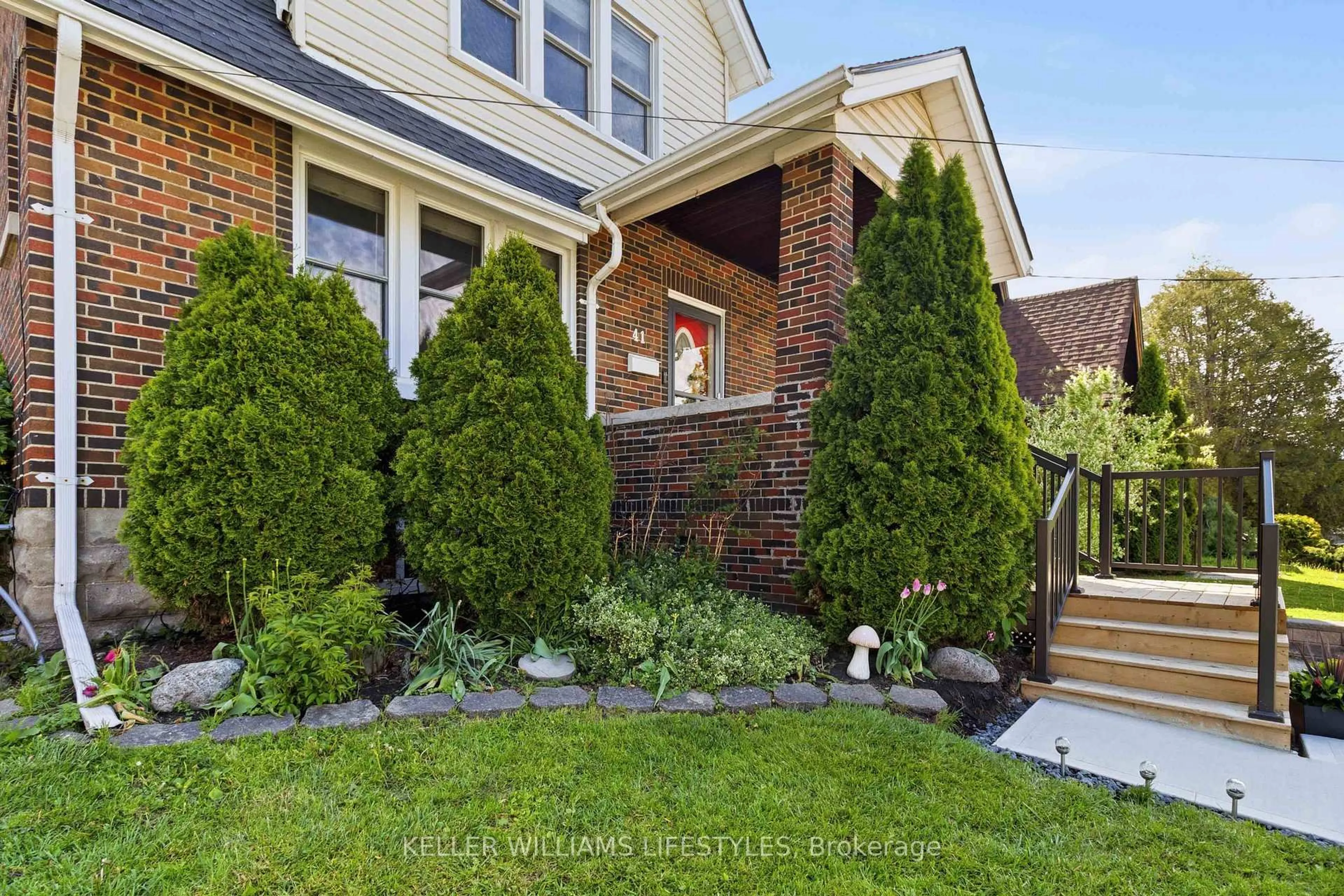 Home with brick exterior material, street for 41 Broadway St, Woodstock Ontario N4S 3A1