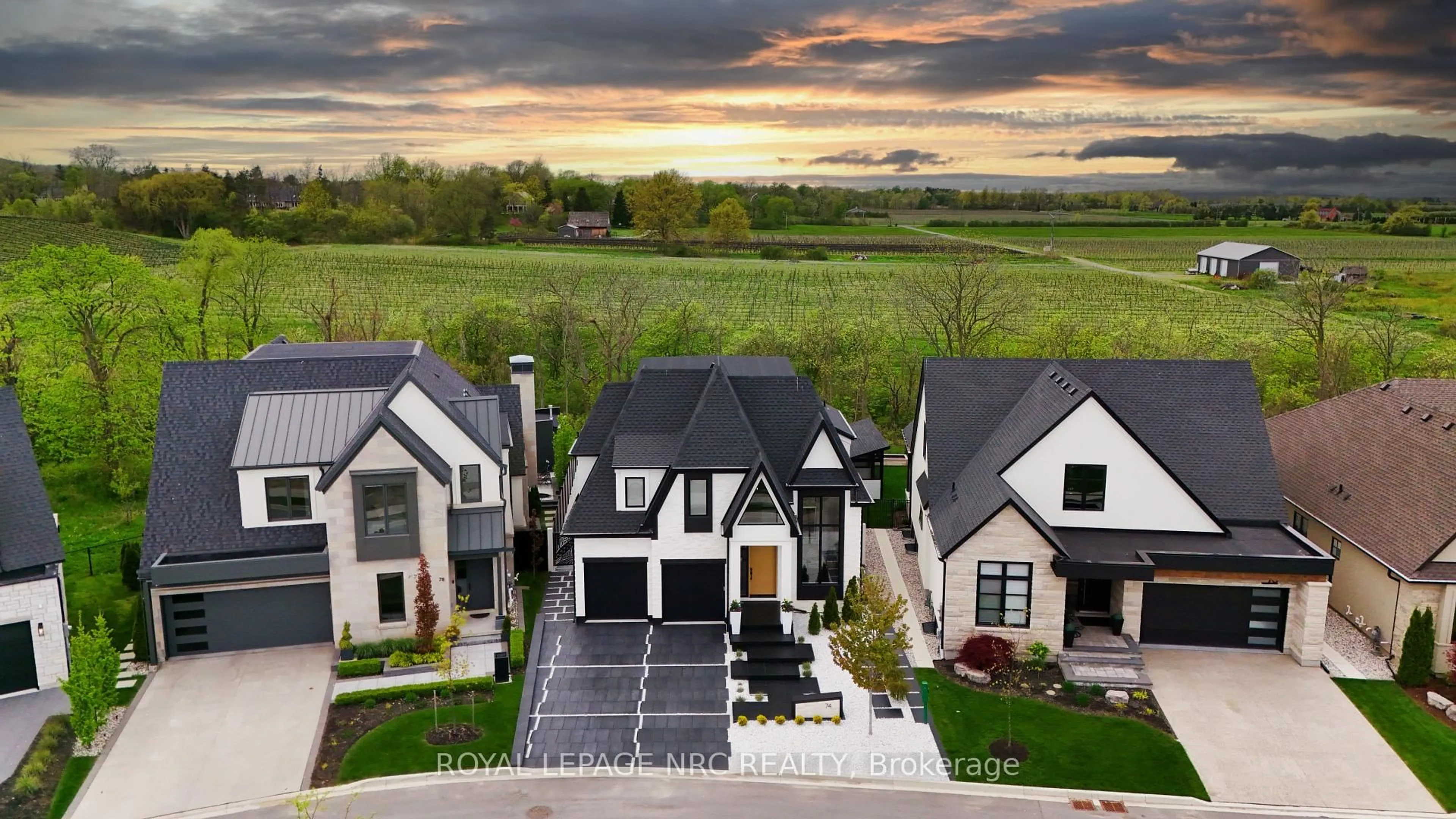 A pic from outside/outdoor area/front of a property/back of a property/a pic from drone, street for 74 Millpond Rd, Niagara-on-the-Lake Ontario L0S 1J0