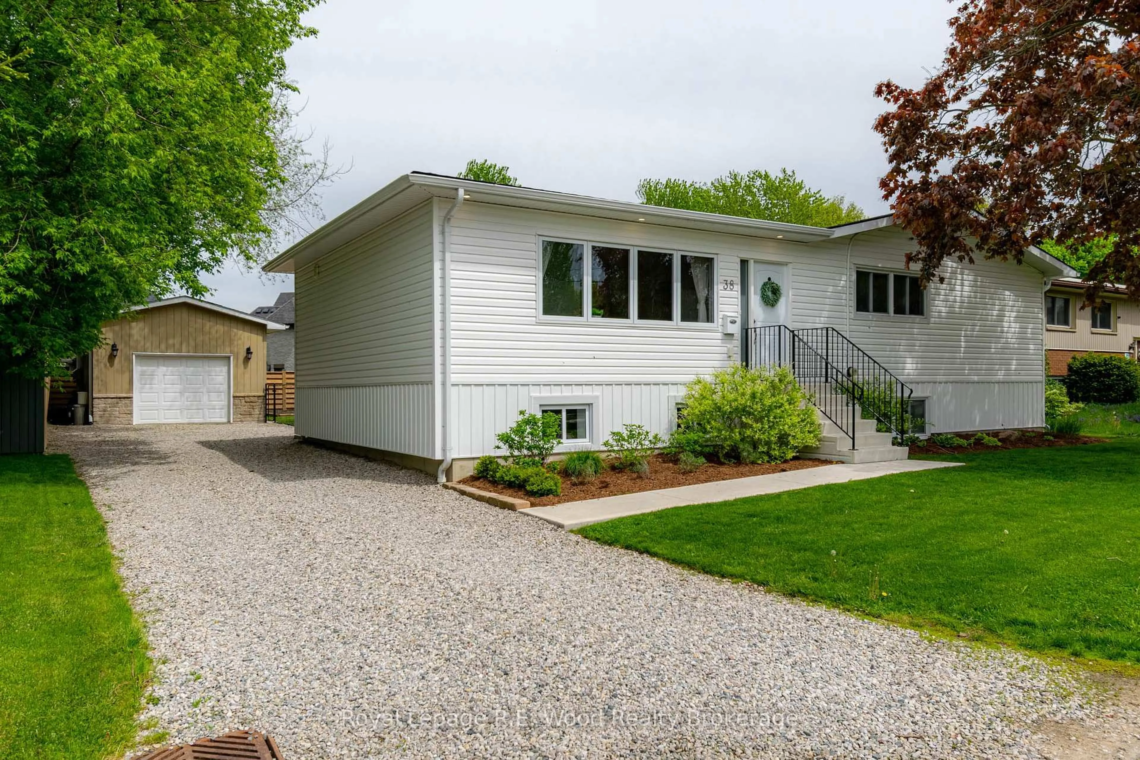 Home with vinyl exterior material, street for 38 Victoria St, Norwich Ontario N0J 1P0